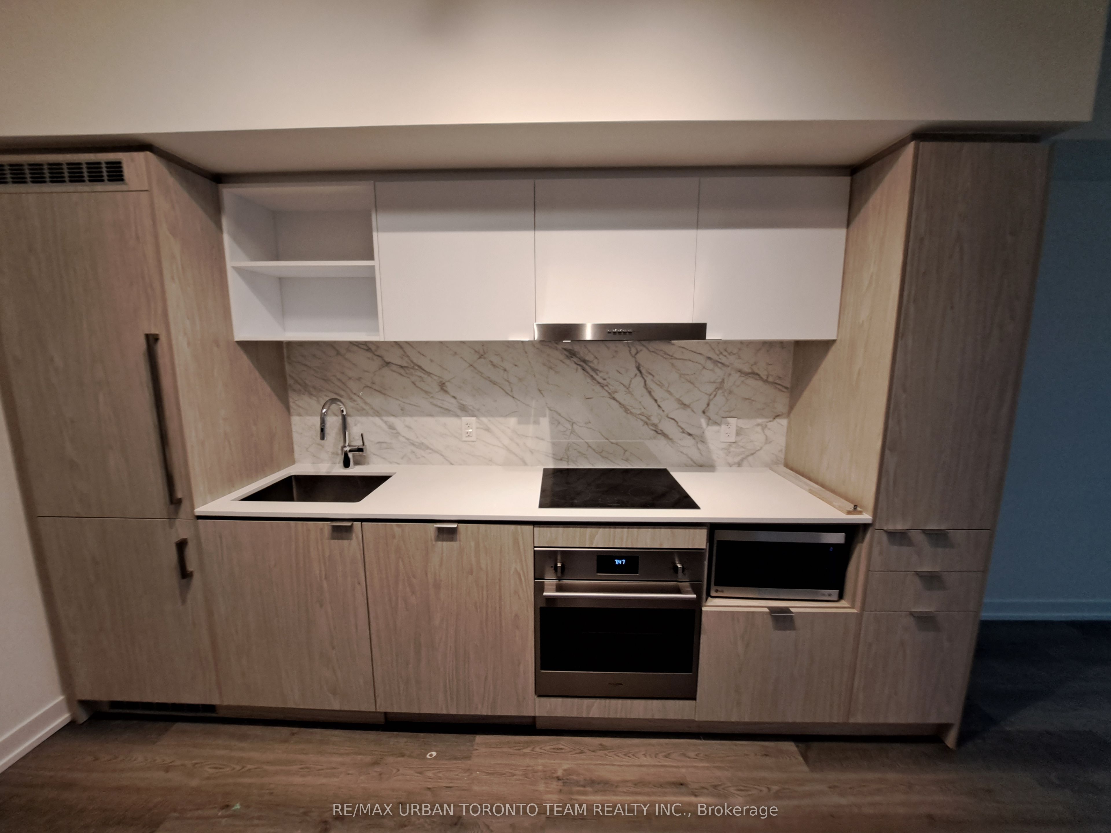 55 Cooper Street 4616, Toronto, ON M5E 0G1 photo 3