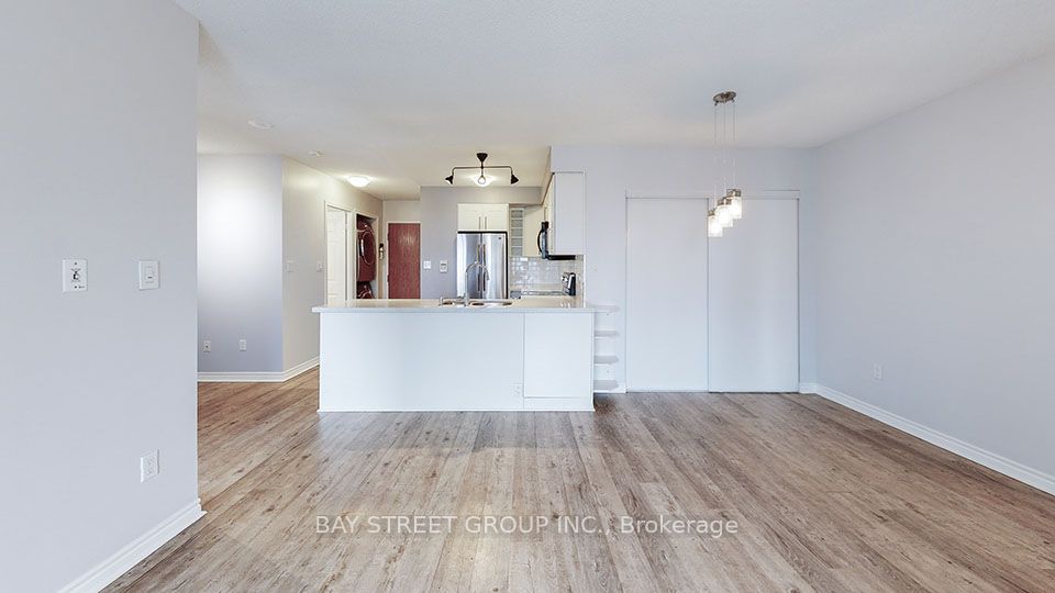 7 Lorraine Drive 1701, Toronto, ON M2N 7H2 photo 3