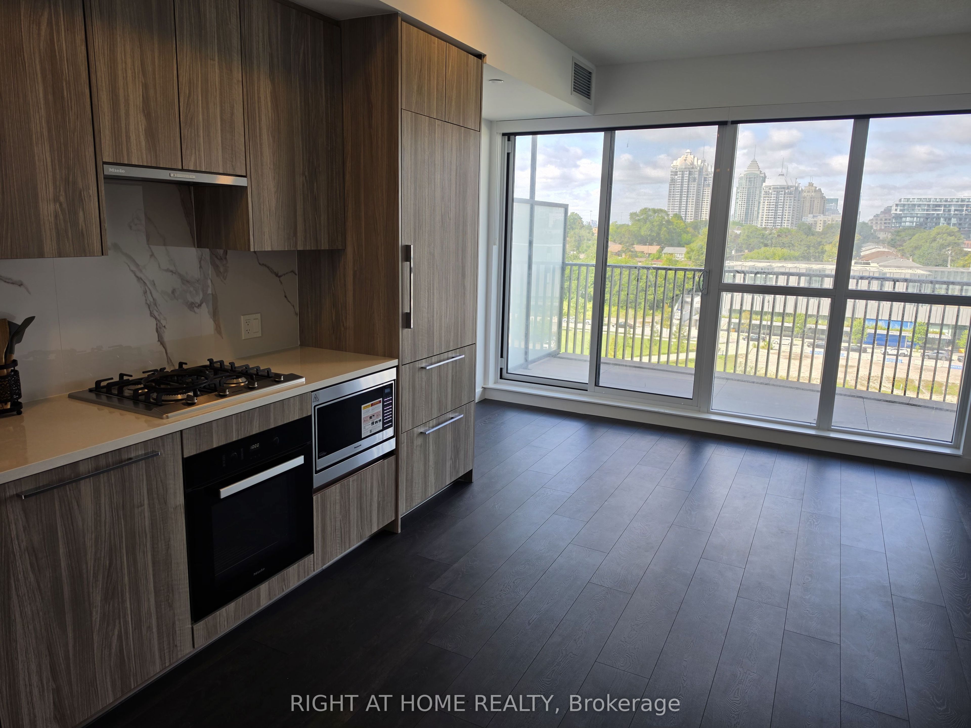 75 Billes Heights 916, Toronto, ON M2K 0J8 photo 3