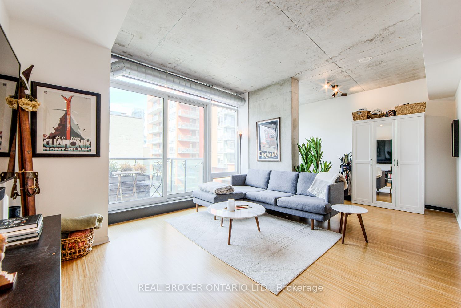 333 Adelaide Street E 732, Toronto, ON M5A 1N3 photo 2