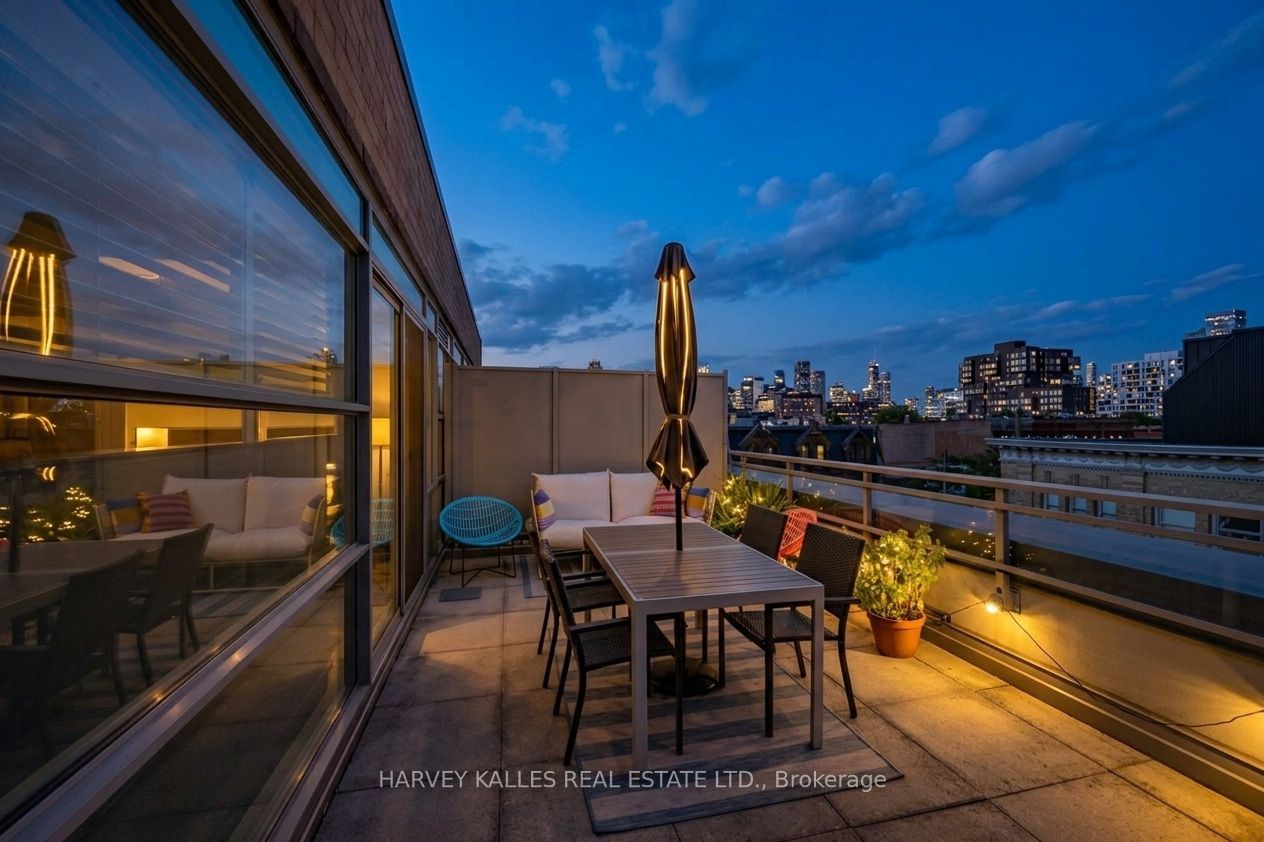 156 Portland Street 309, Toronto, ON M5V 0G1 photo 2