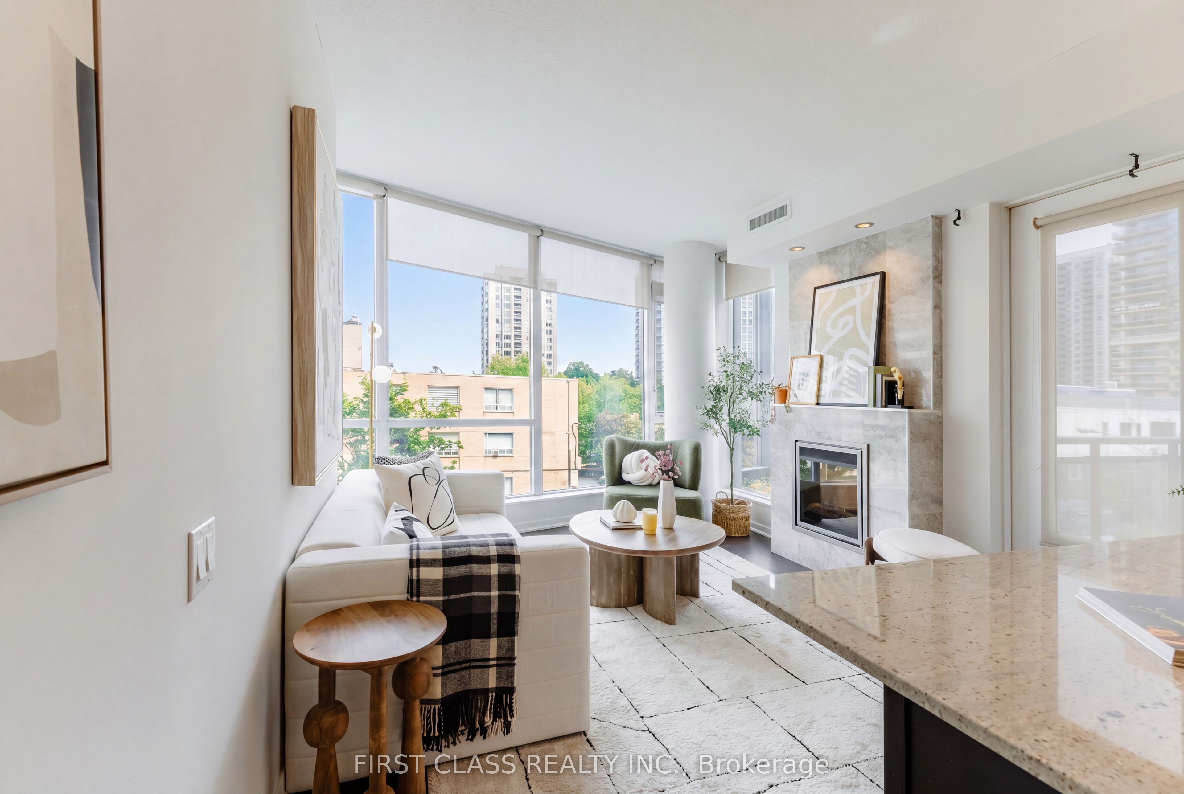 30 Canterbury Place 305, Toronto, ON M2N 0B9 photo 2
