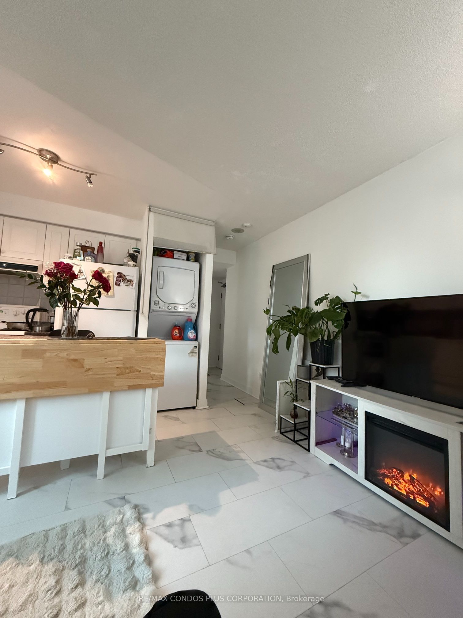 650 QUEENS Quay W 222, Toronto, ON M5V 3N2