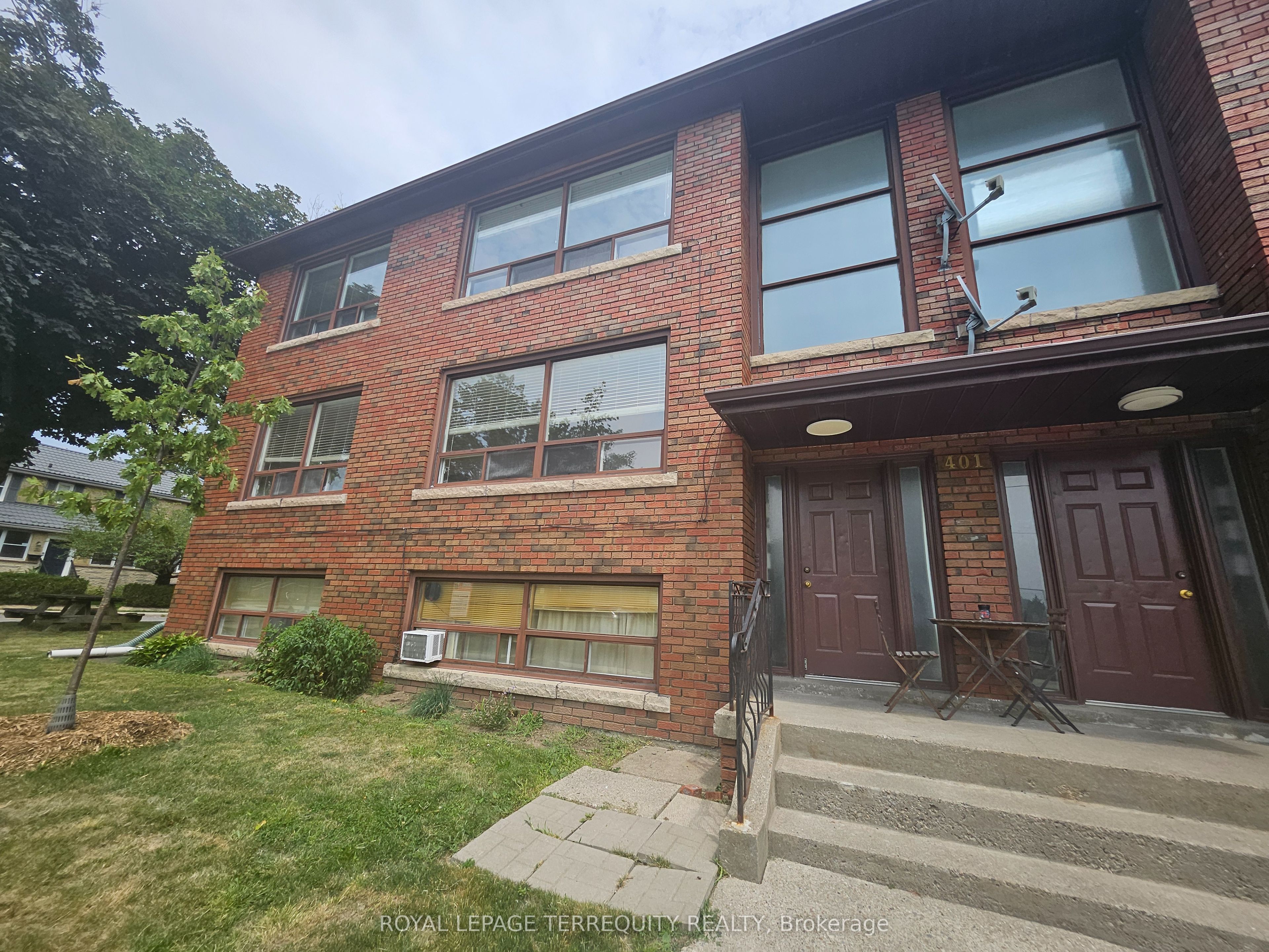 401 Winnett Avenue 3, Toronto, ON M6C 3M2 photo 2