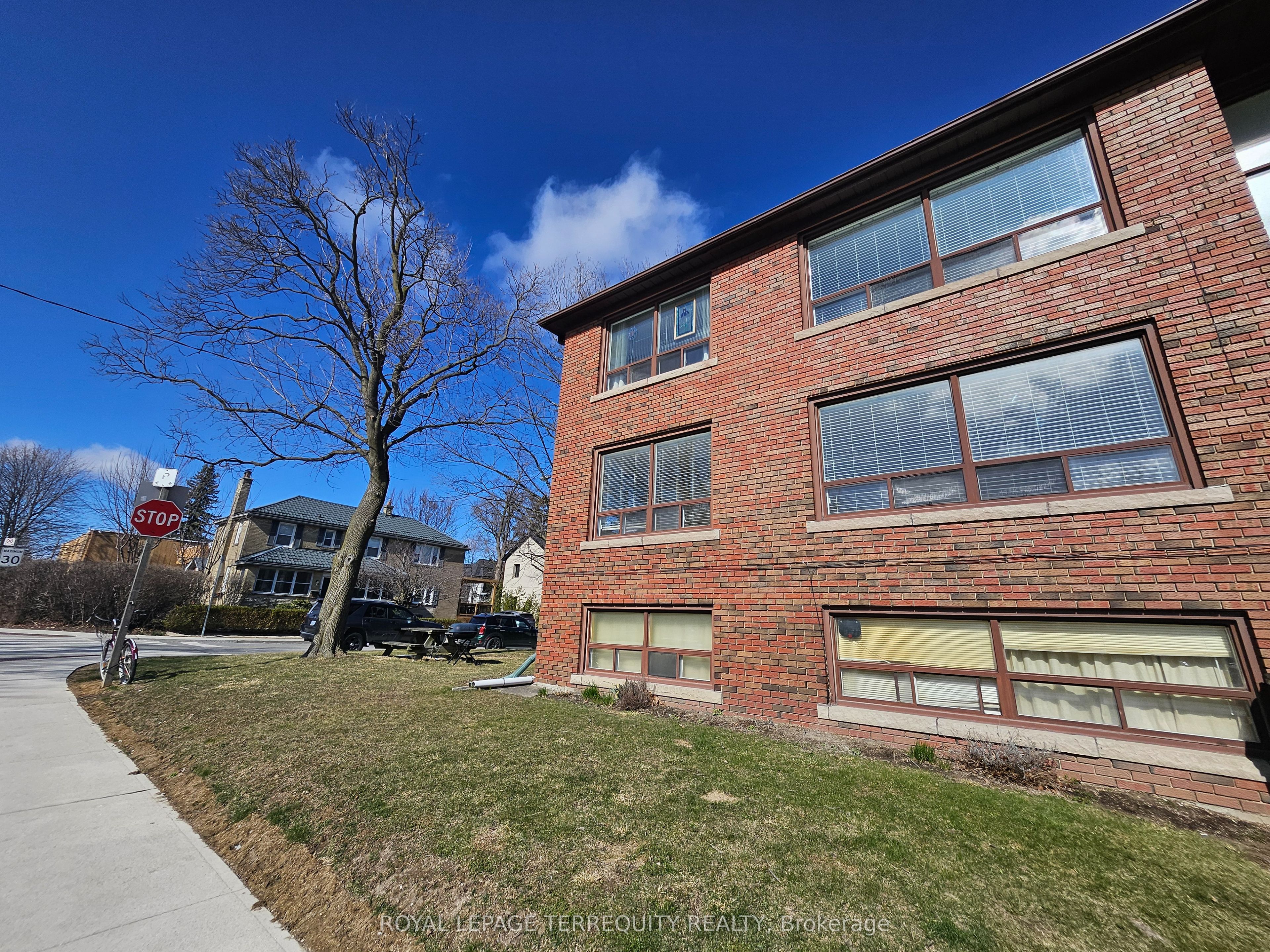 401 Winnett Avenue 3, Toronto, ON M6C 3M2 photo 5