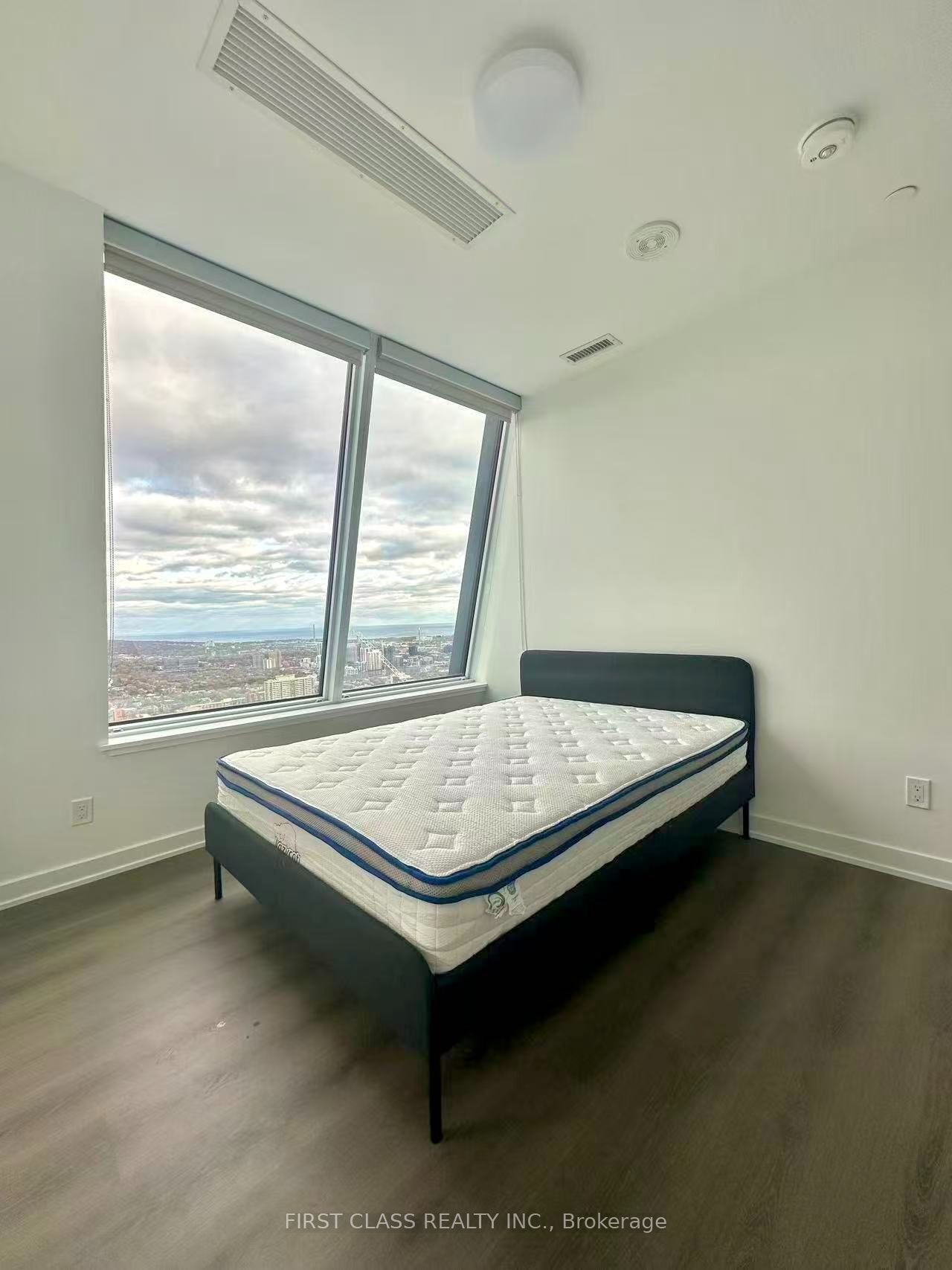 8 Wellesley Street W LPH06, Toronto, ON M4Y 1E7 photo 5