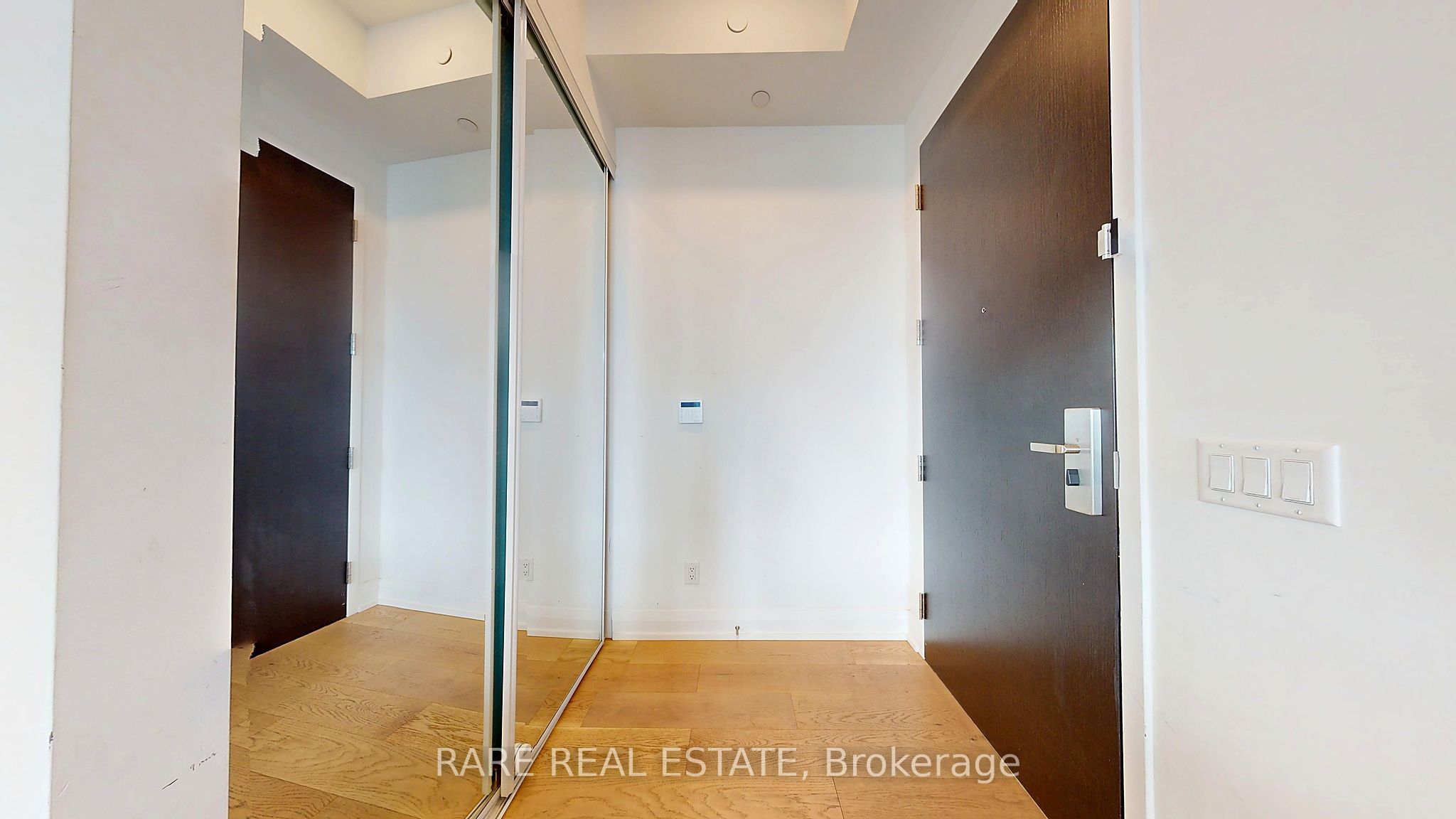 7 Grenville Street 6111, Toronto, ON M4Y 0E9 photo 3