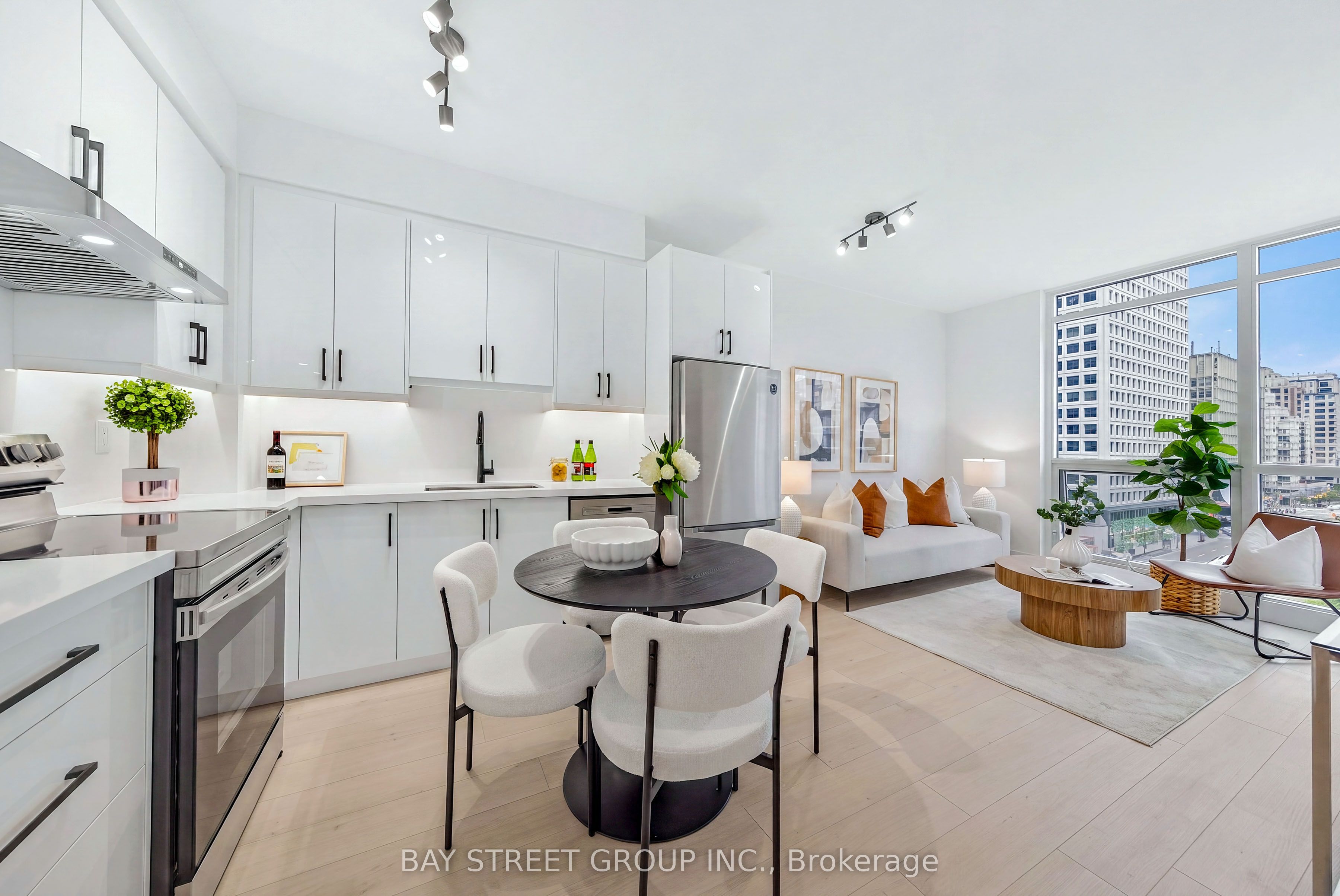 1121 Bay Street 805, Toronto, ON M5S 3L9 photo 3