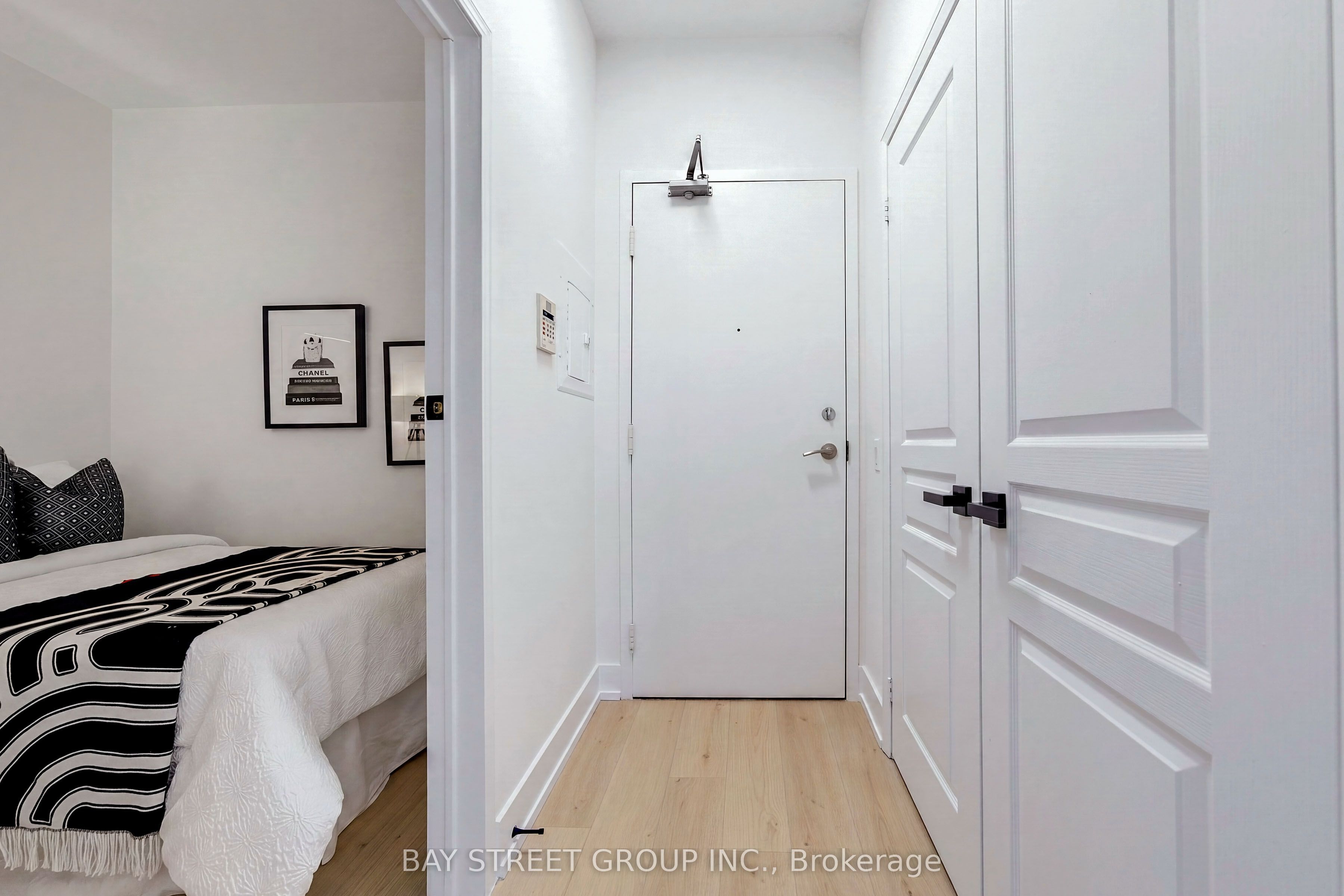 1121 Bay Street 805, Toronto, ON M5S 3L9 photo 4
