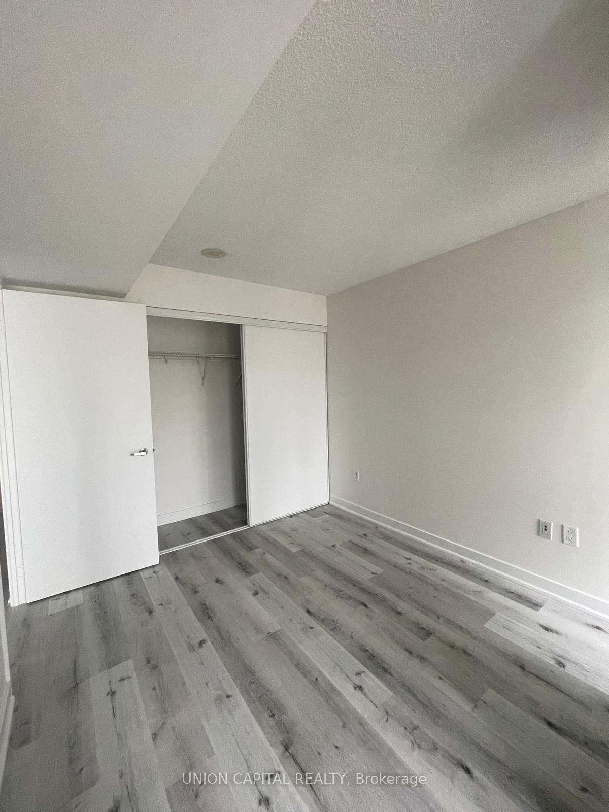 151 Dan Leckie Way 1510, Toronto, ON M5V 4B2 photo 5