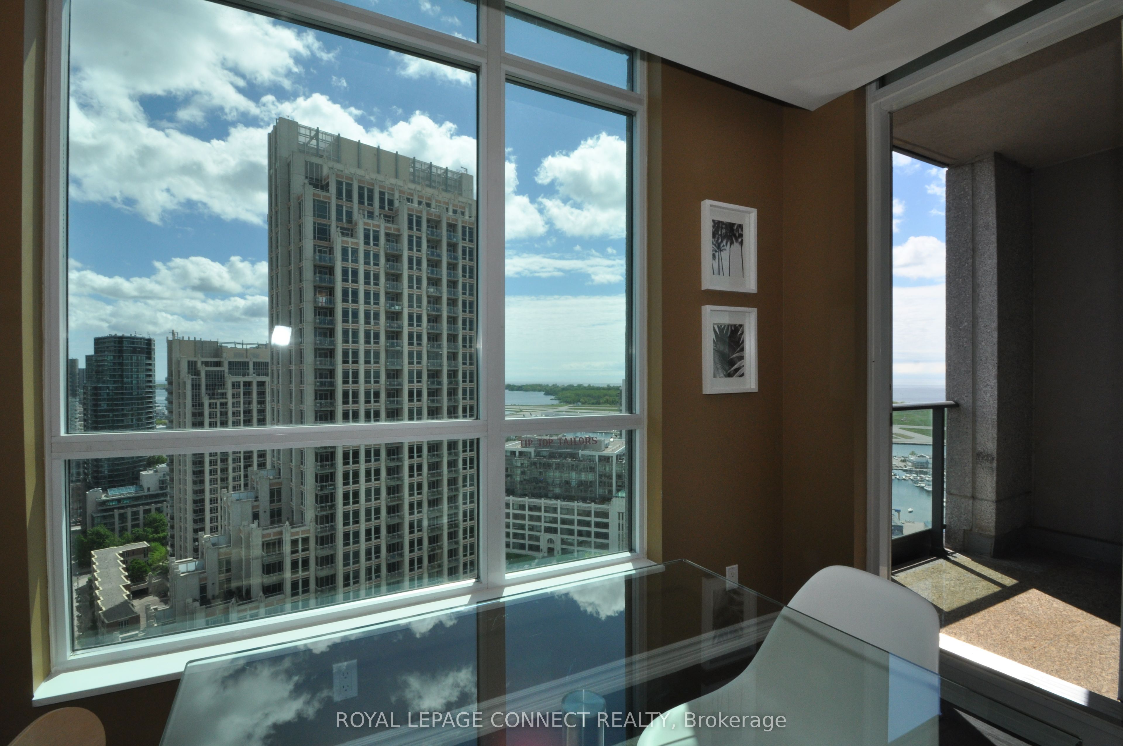 215 Fort York Boulevard 2812, Toronto, ON M5V 4A2 photo 4