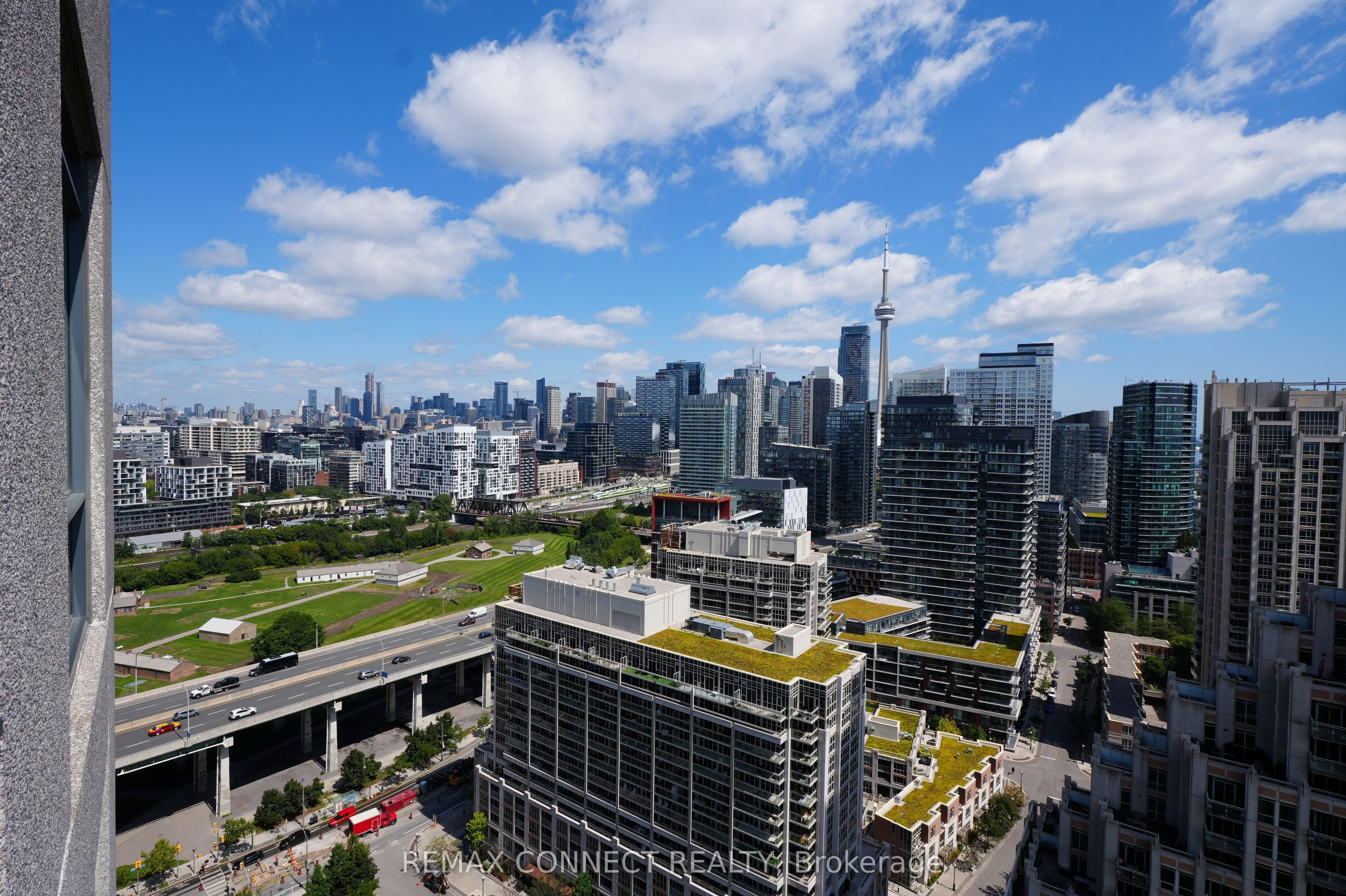 215 Fort York Boulevard 2812, Toronto, ON M5V 4A2 photo 5