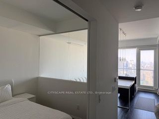 197 Yonge Street 3510, Toronto, ON M5B 0C1 photo 3