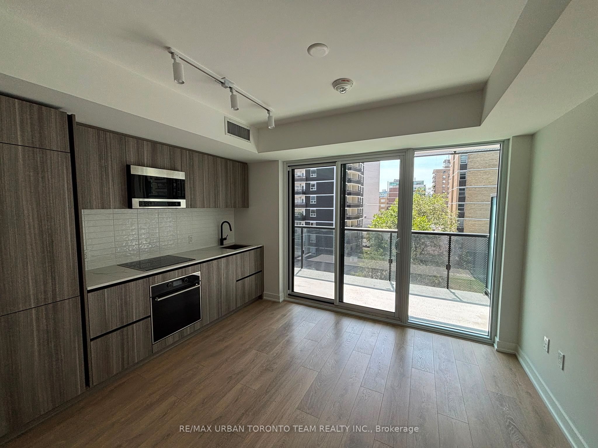 127 Broadway Avenue 413, Toronto, ON M4P 1V3 photo 5