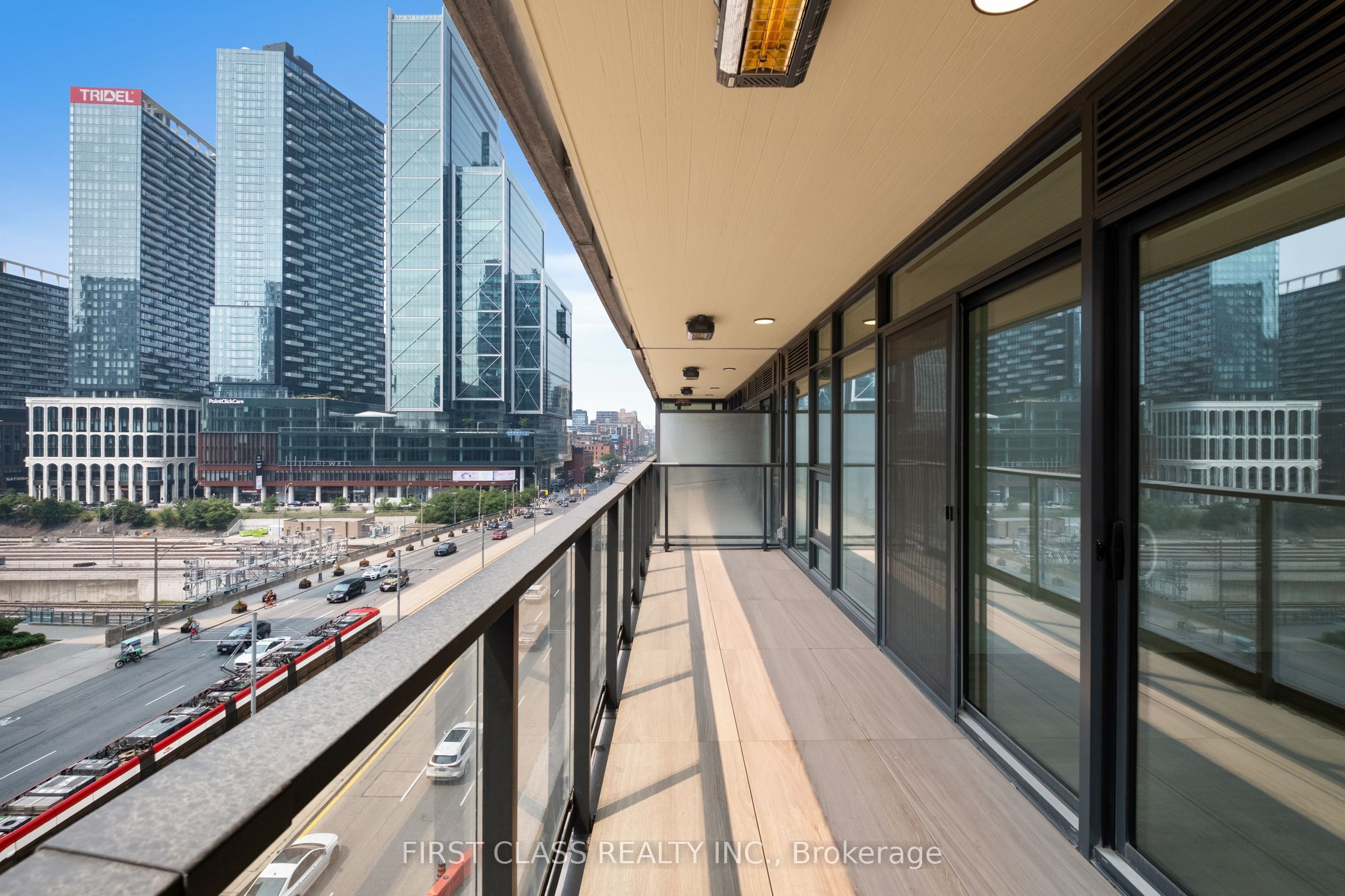 3 Concord Cityplace Way 728W, Toronto, ON M5V 0X4 photo 4