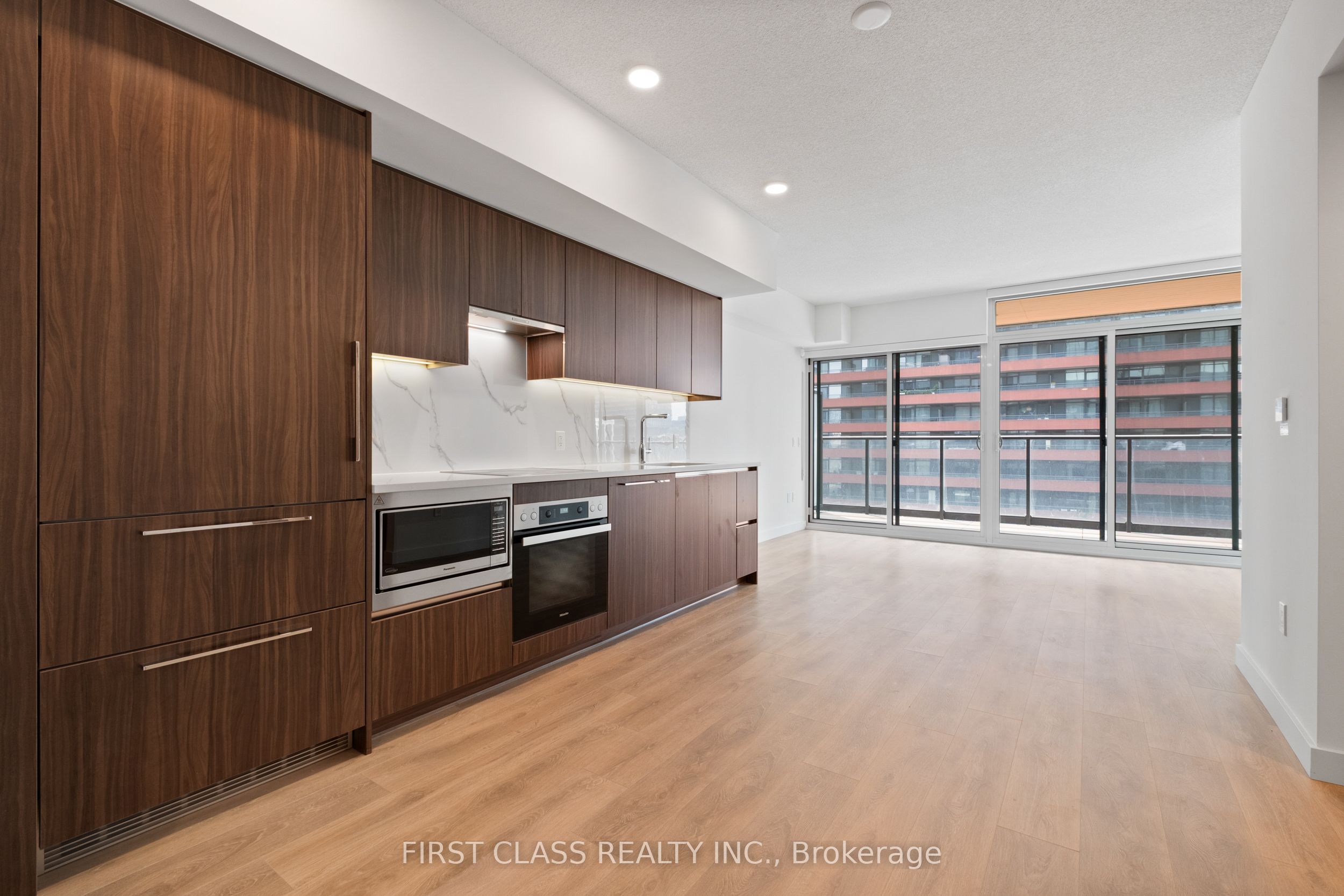 3 Concord Cityplace Way 728W, Toronto, ON M5V 0X4 photo 5