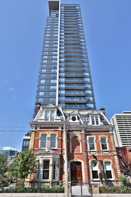 28 Linden Street 2103, Toronto, ON M4Y 0A4 photo 2