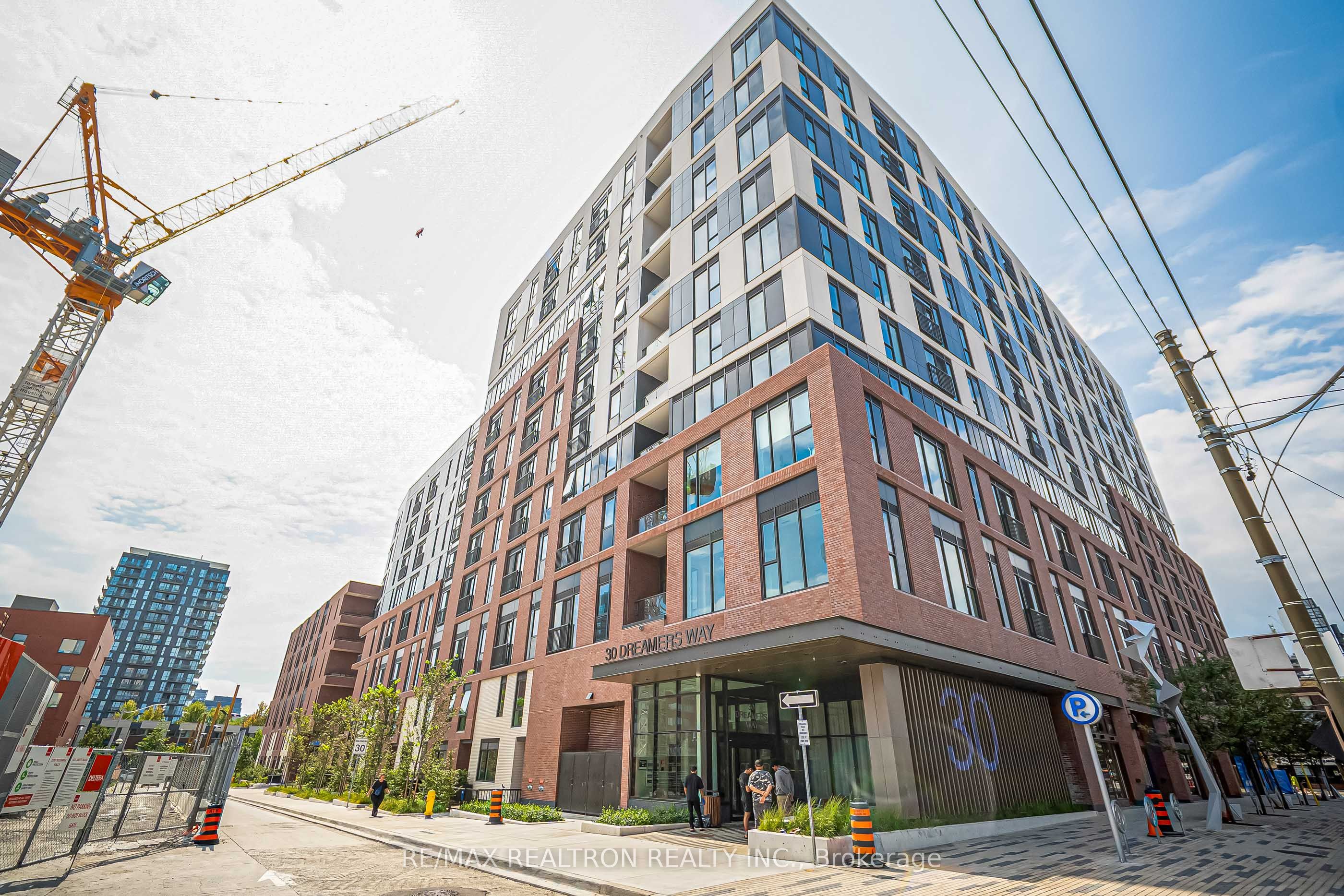 30 Dreamers Way 543, Toronto, ON M5A 0Y7
