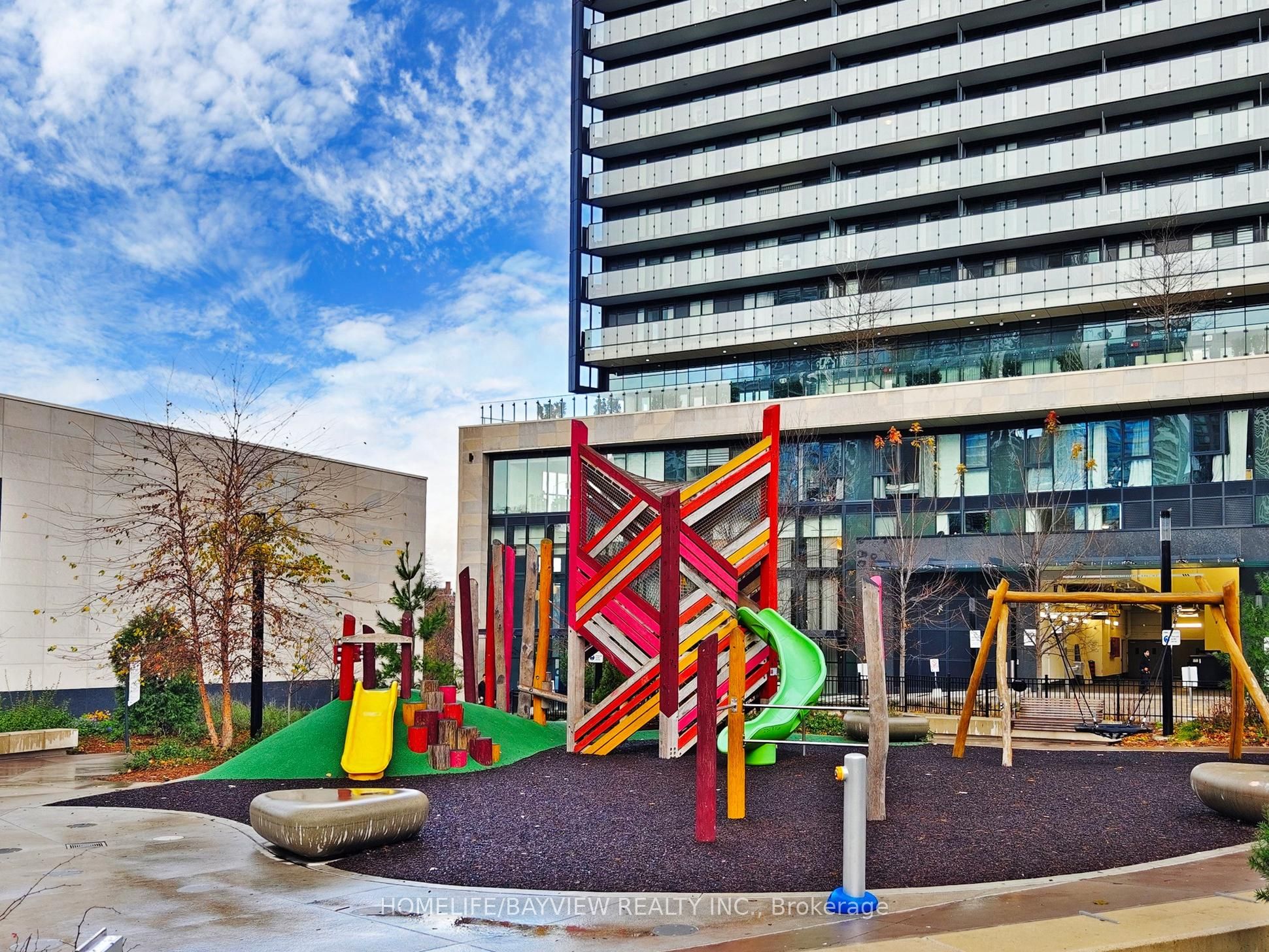 575 Bloor Street E 2501, Toronto, ON M4W 0B2 photo 3