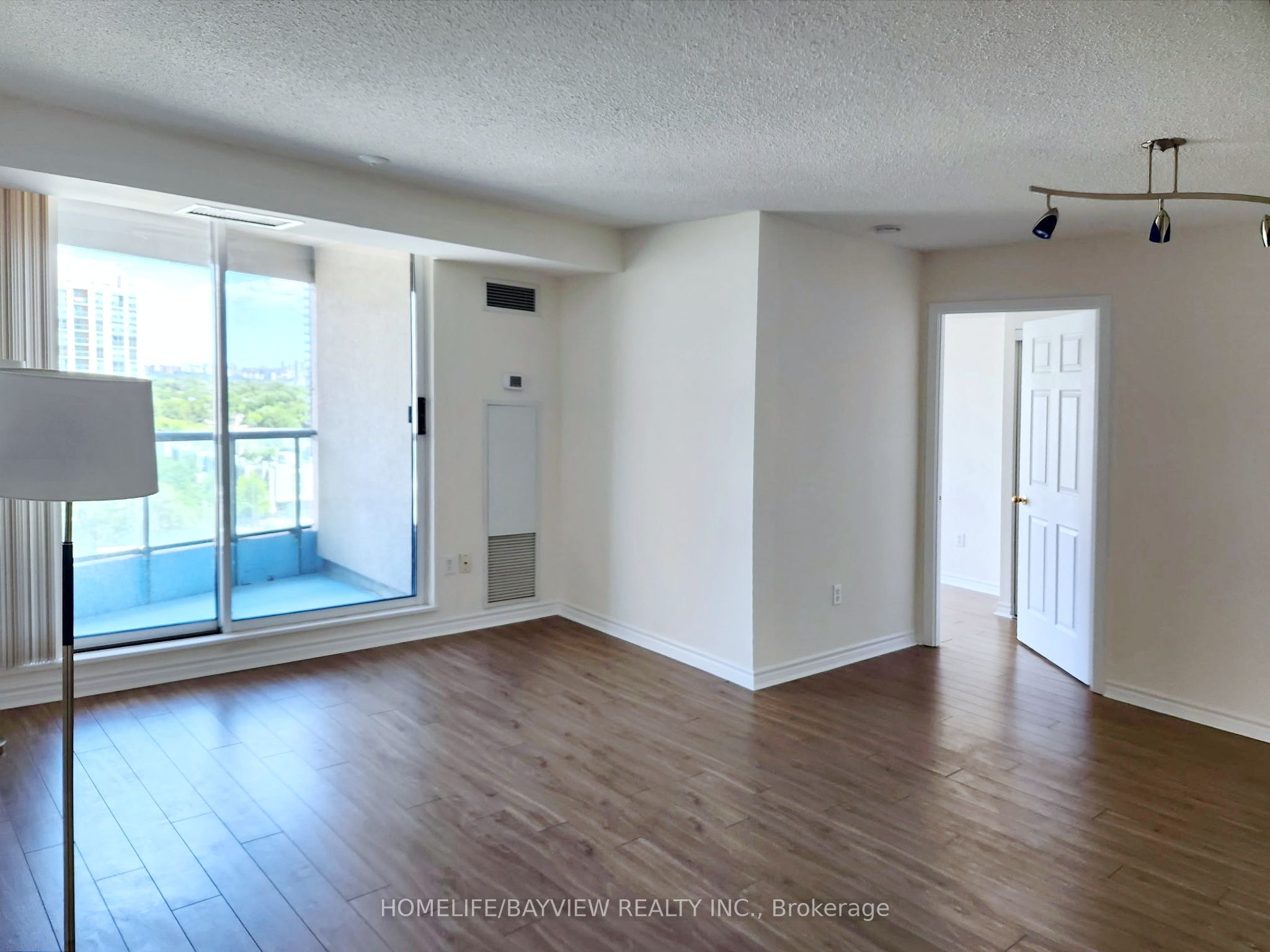 7 Lorraine Drive 1816, Toronto, ON M2N 7H2 photo 3