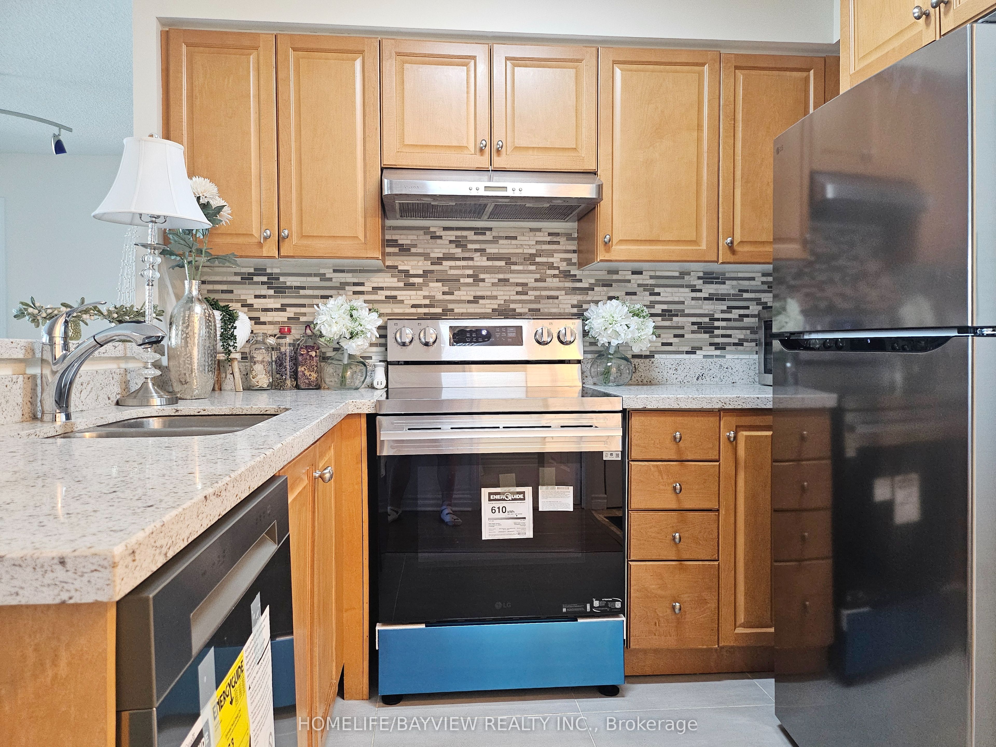 7 Lorraine Drive 1816, Toronto, ON M2N 7H2 photo 4