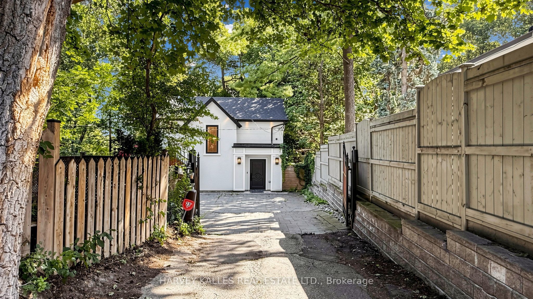 23A Donwoods Drive, Toronto, ON M4N 2E9 photo 2