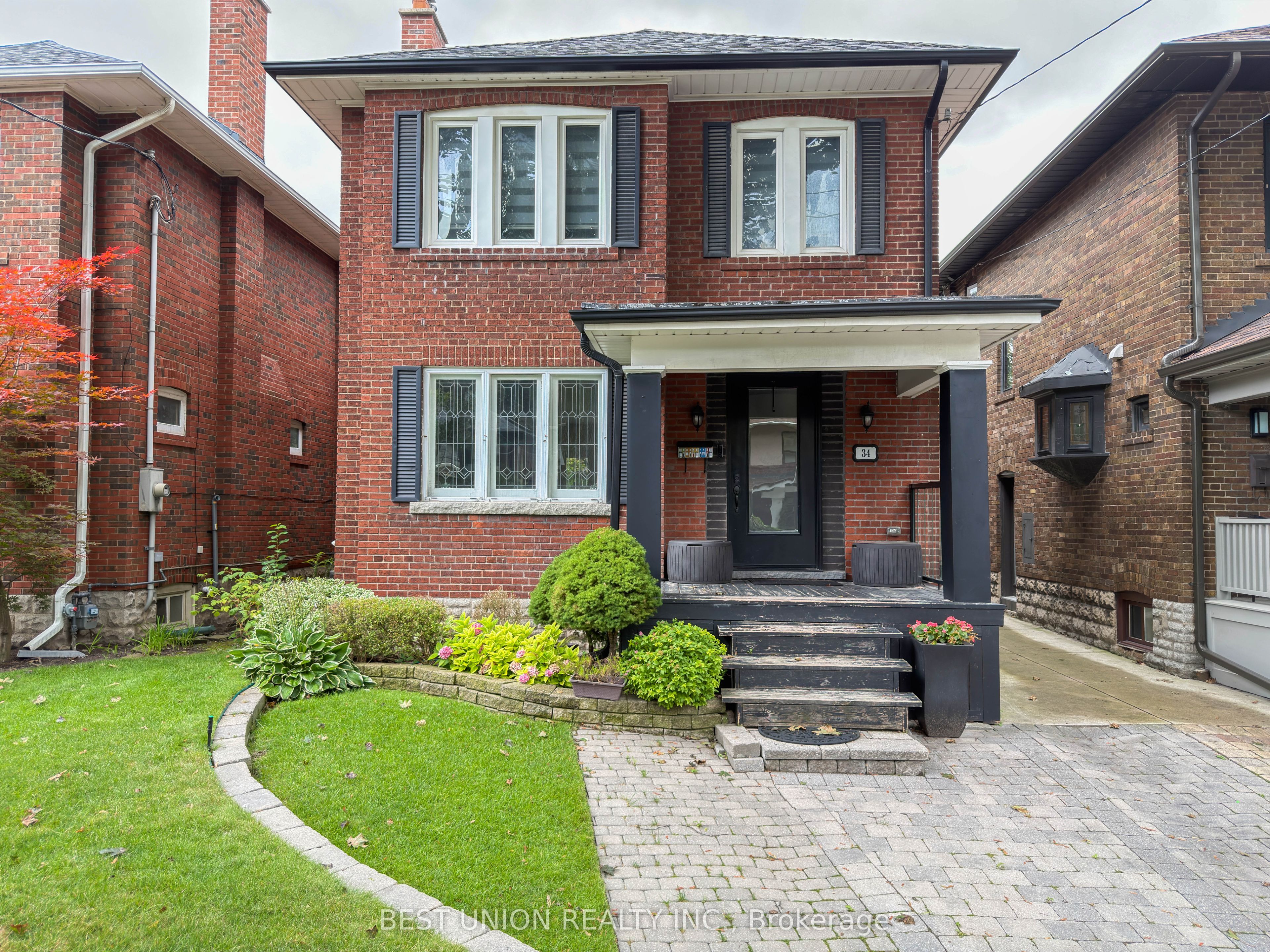 34 Maxwell Avenue, Toronto, ON M5P 2B5