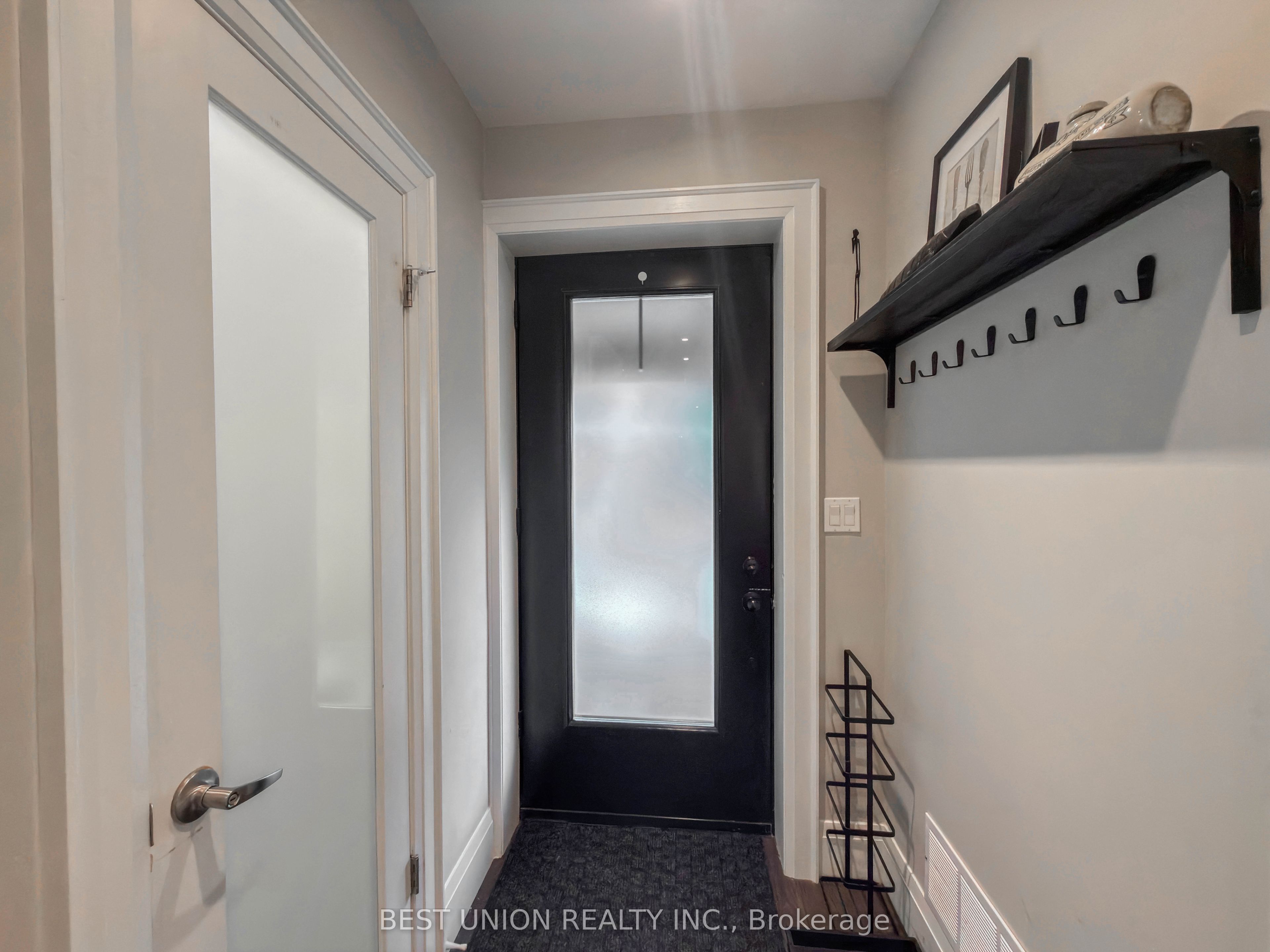 34 Maxwell Avenue, Toronto, ON M5P 2B5 photo 3