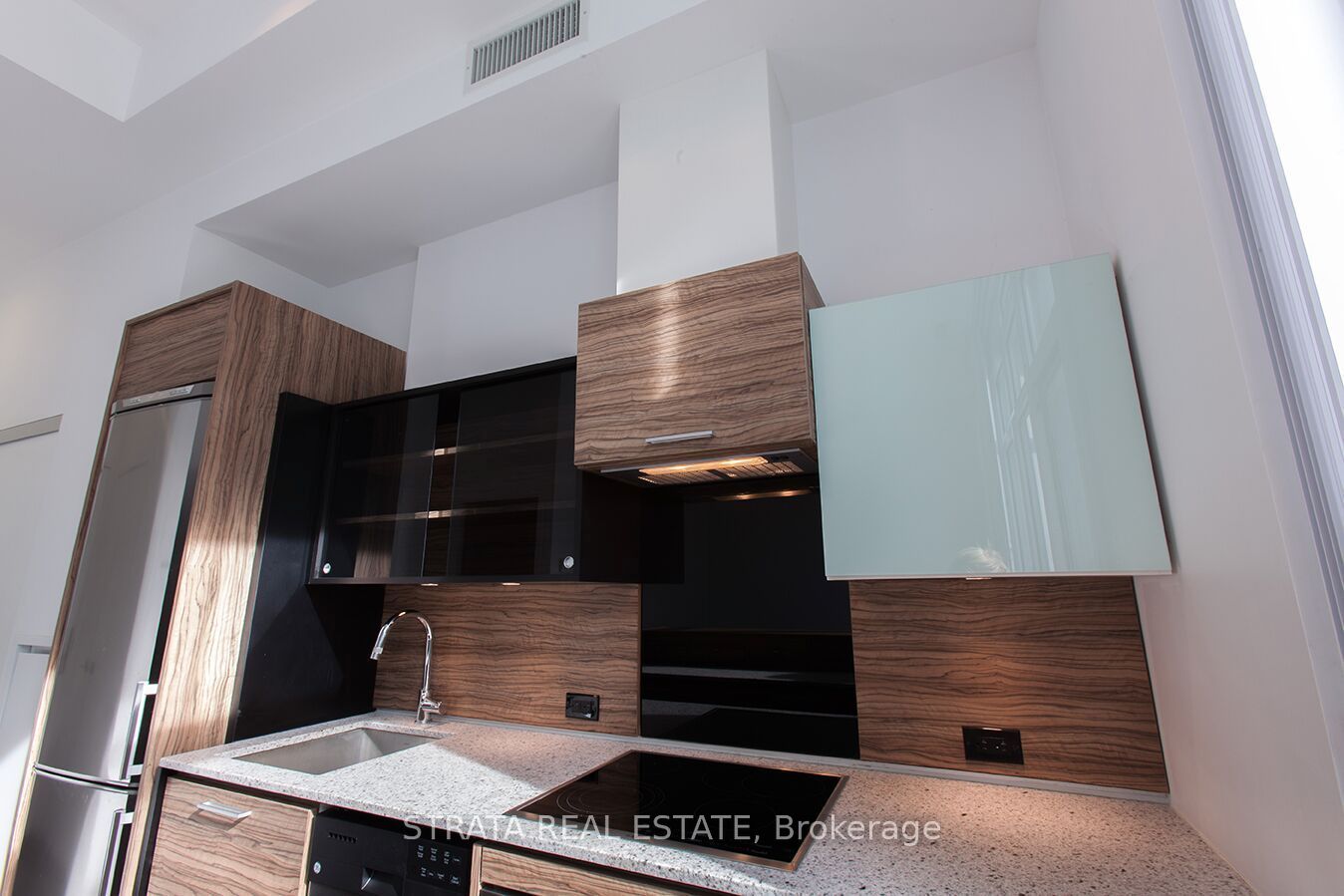 75 St Nicholas Street 308, Toronto, ON M4Y 0A5 photo 2