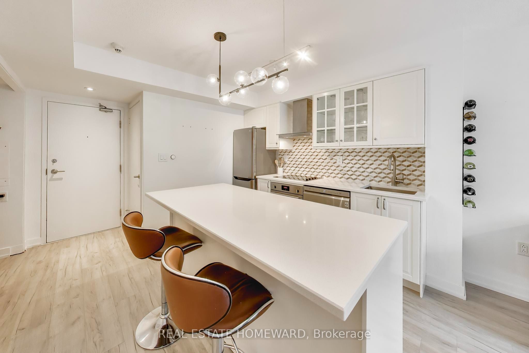 15 Brunel Court 505, Toronto, ON M5V 3Y6 photo 3