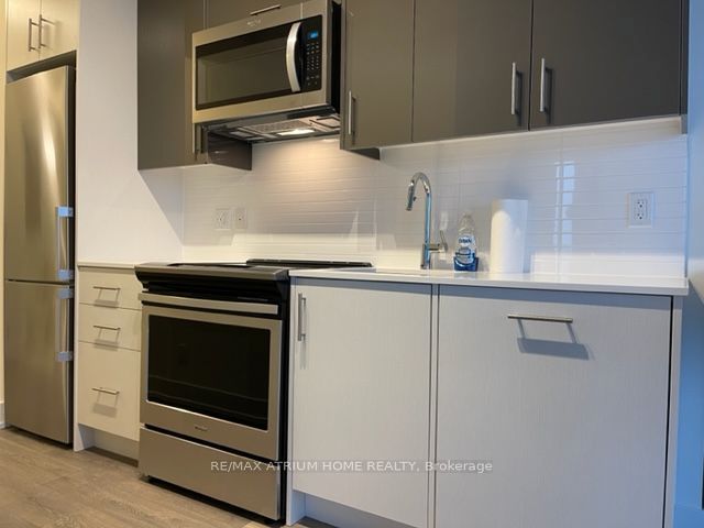 180 Fairview Mall Drive 1506, Toronto, ON M2J 0G4 photo 2