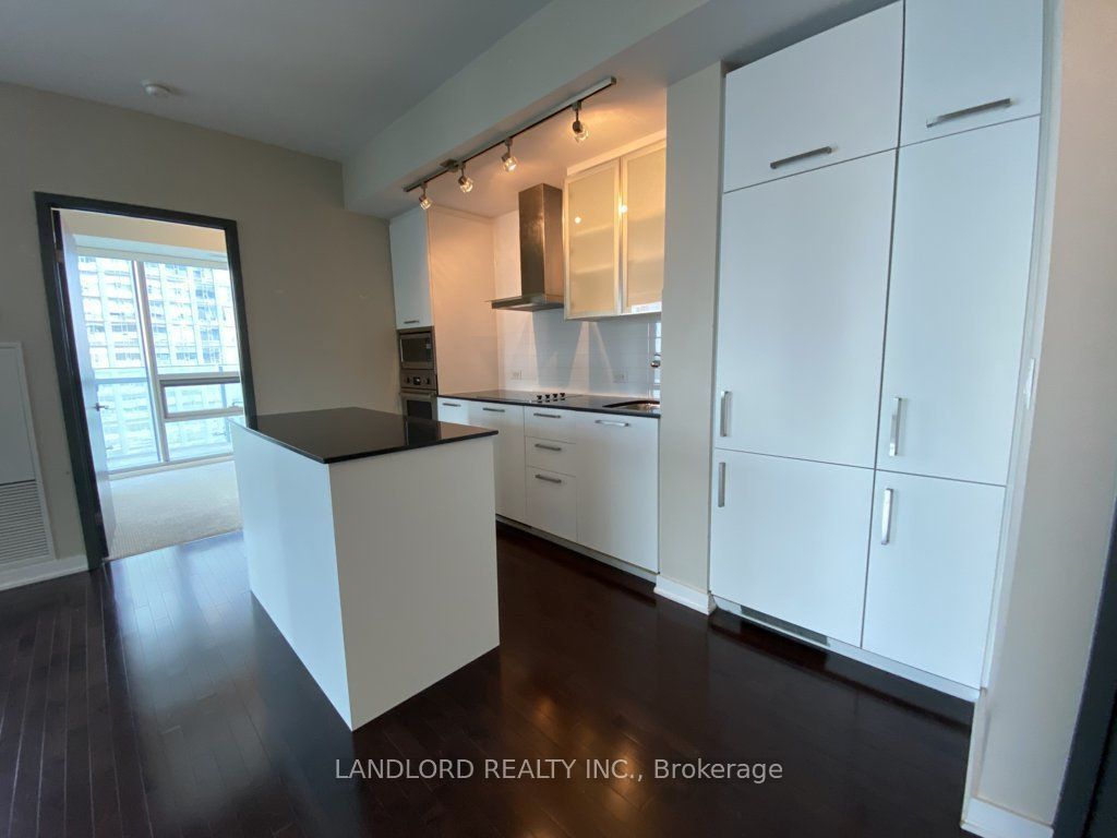 14 York Street 3403, Toronto, ON M5J 0B1 photo 4