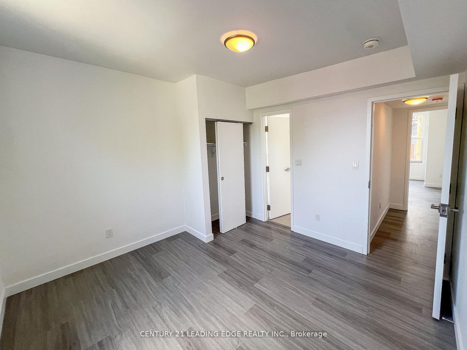 1 A Leonard Avenue 3, Toronto, ON M5T 2P8 photo 2