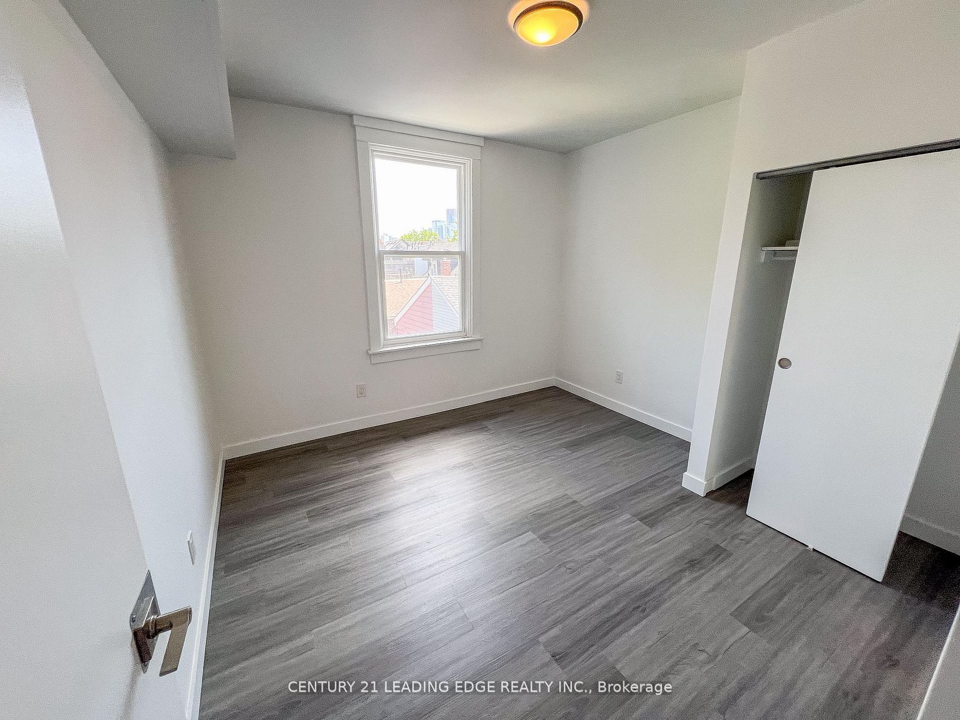 1 A Leonard Avenue 3, Toronto, ON M5T 2P8 photo 3