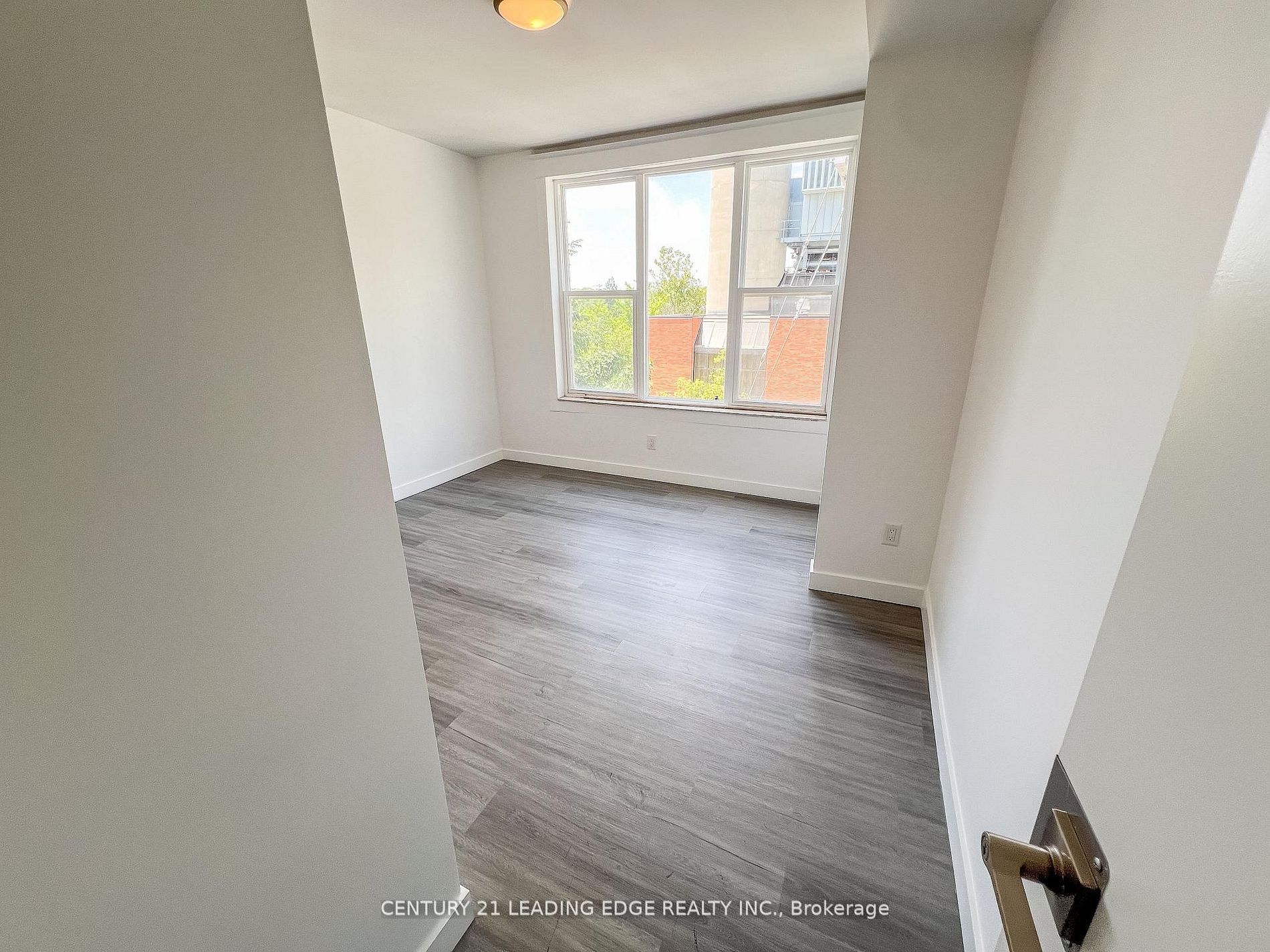 1 A Leonard Avenue 3, Toronto, ON M5T 2P8 photo 5