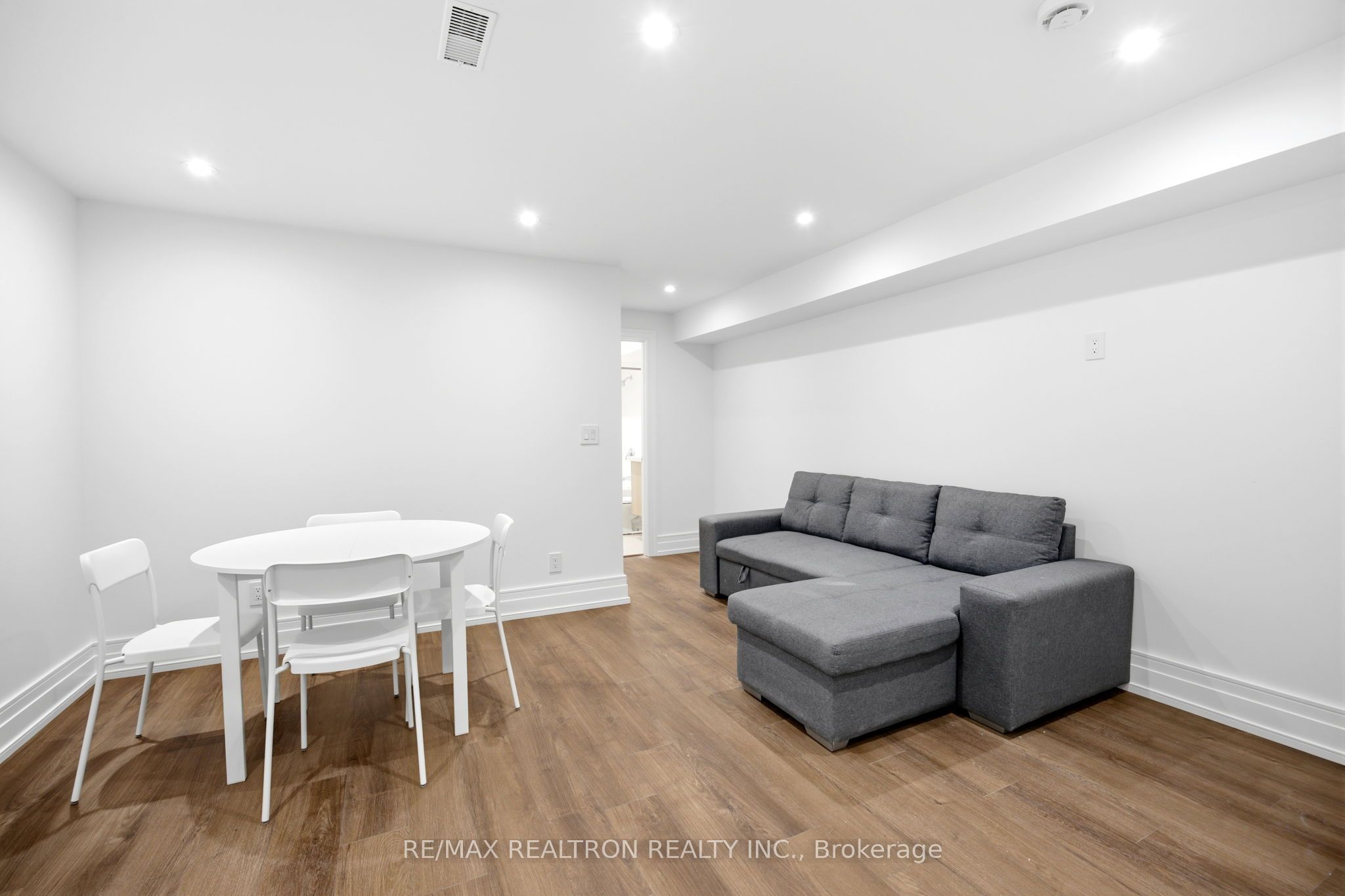 220 Hillhurst Boulevard 1, Toronto, ON M5N 1P4 photo 2