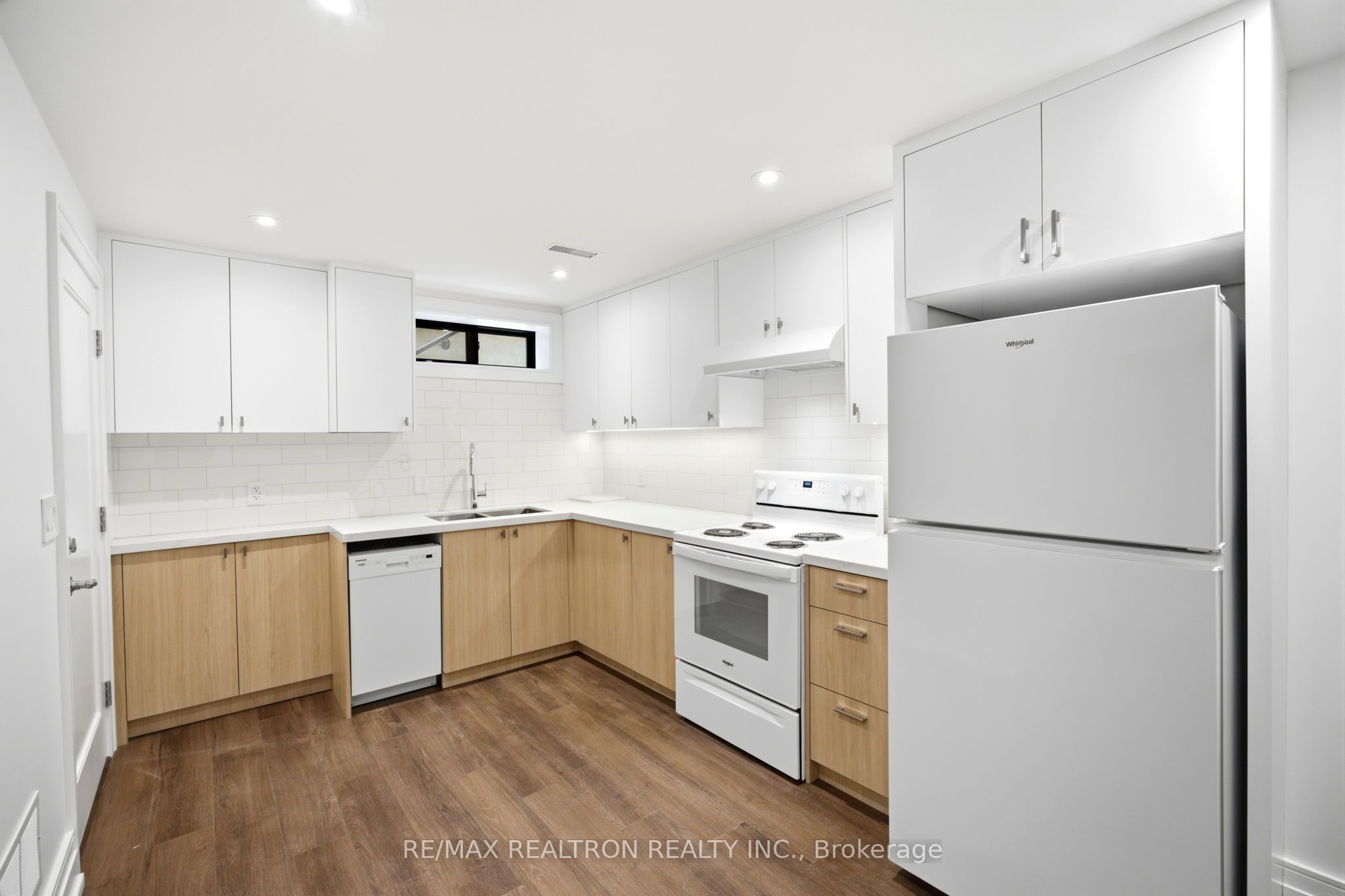 220 Hillhurst Boulevard 1, Toronto, ON M5N 1P4 photo 3