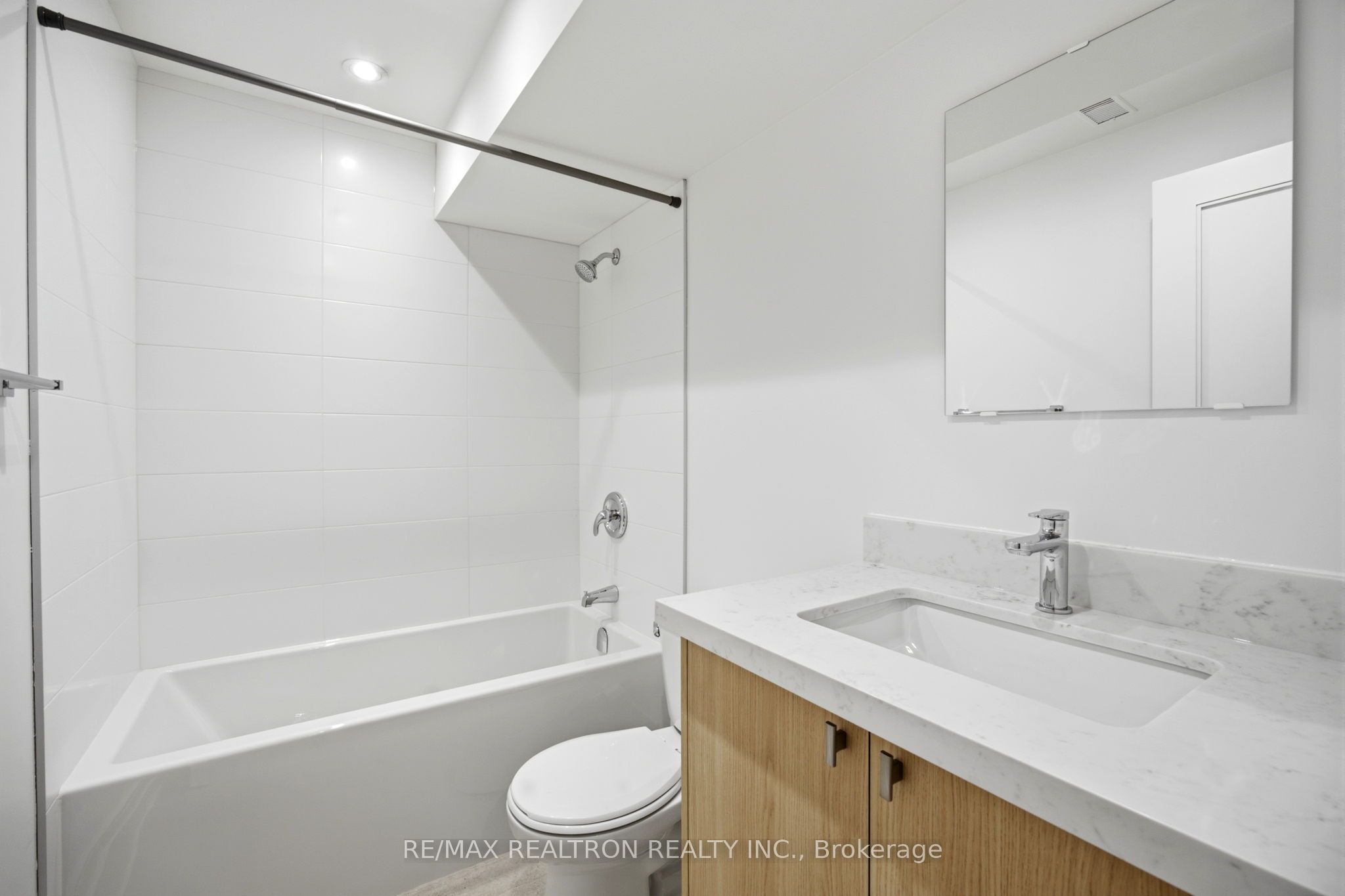 220 Hillhurst Boulevard 1, Toronto, ON M5N 1P4 photo 5