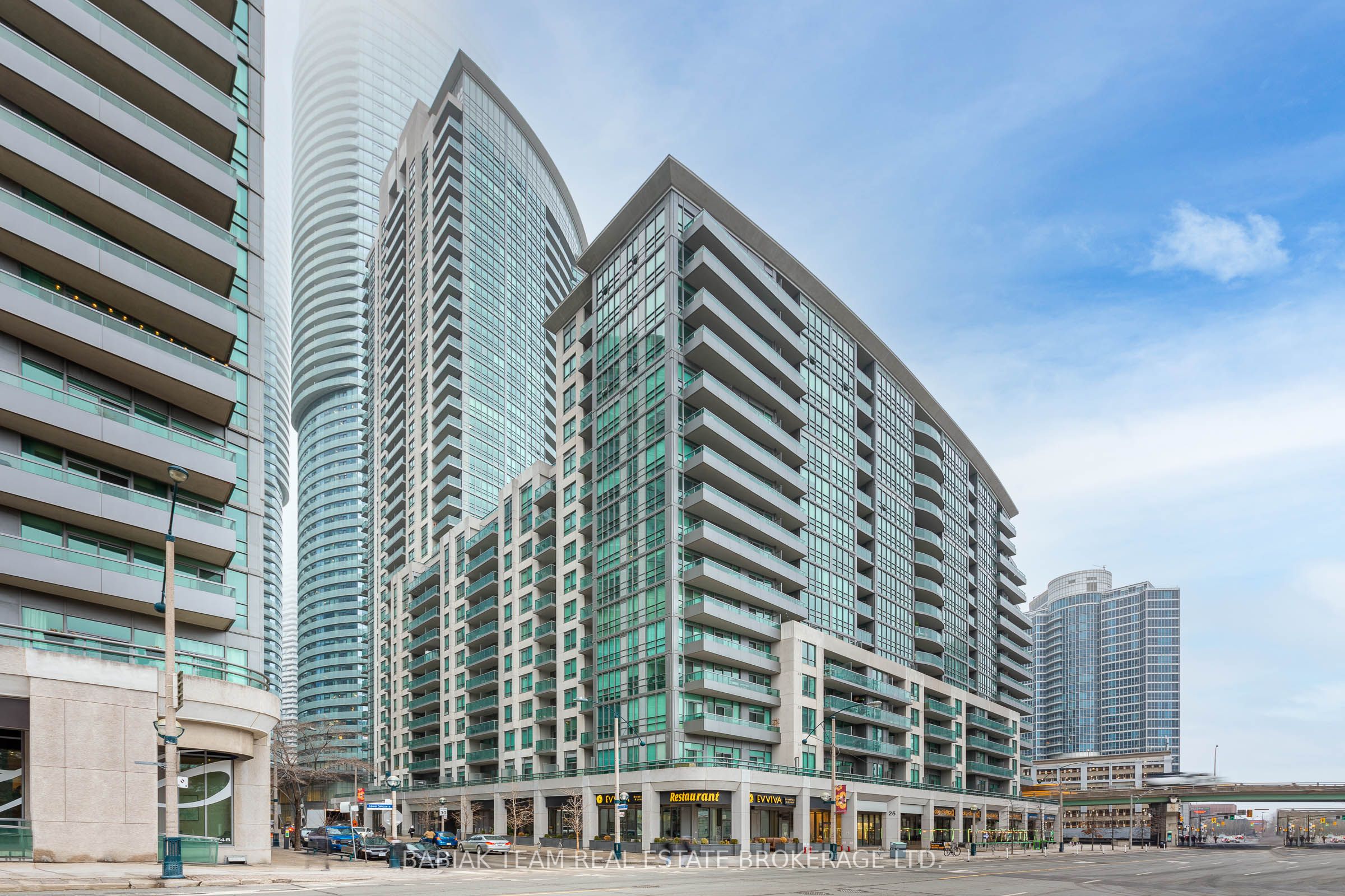 25 Lower Simcoe Street N 1015, Toronto, ON M5J 3A1