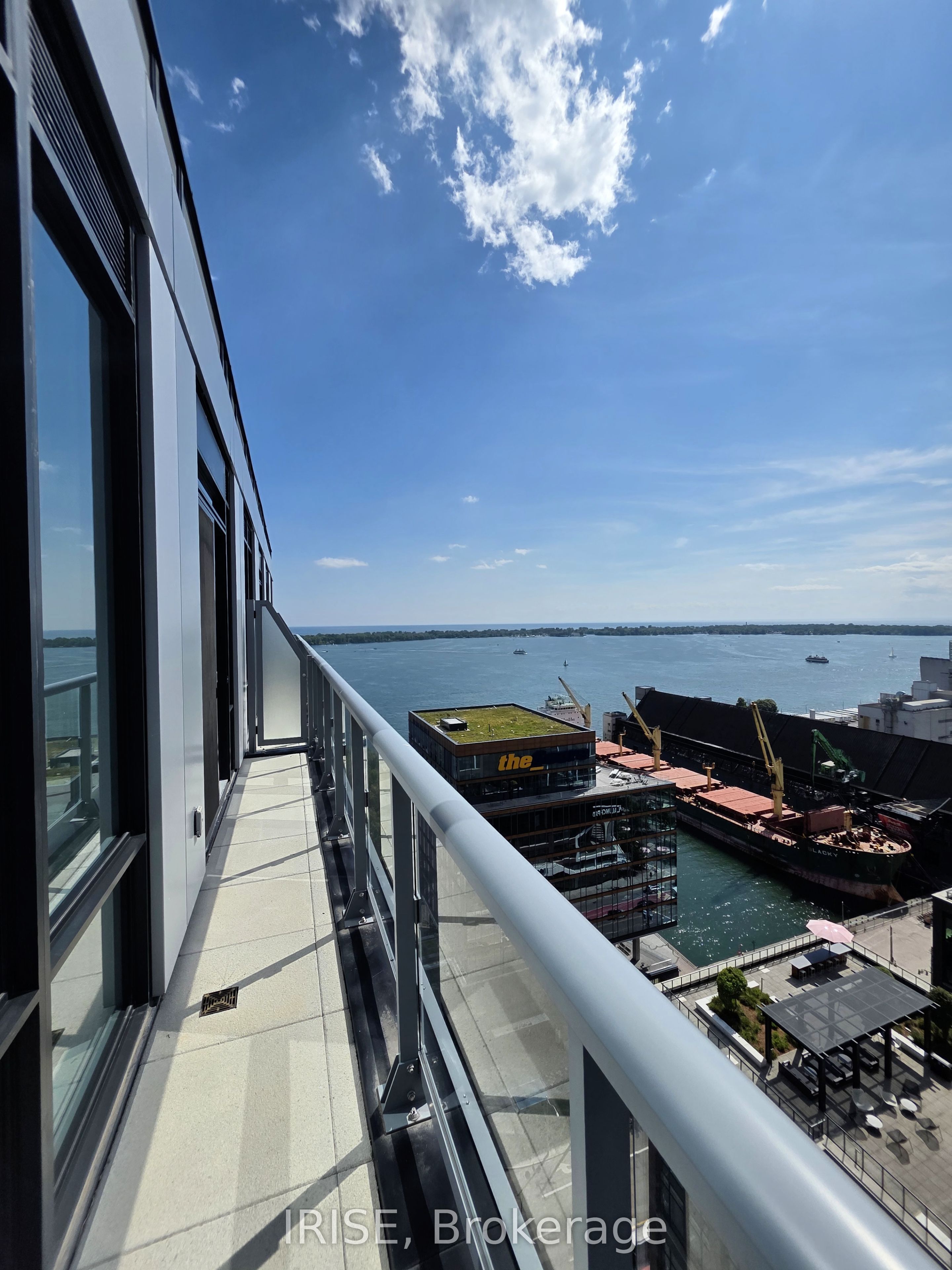 15 Richardson Street 2113, Toronto, ON M5A 0Y5 photo 2