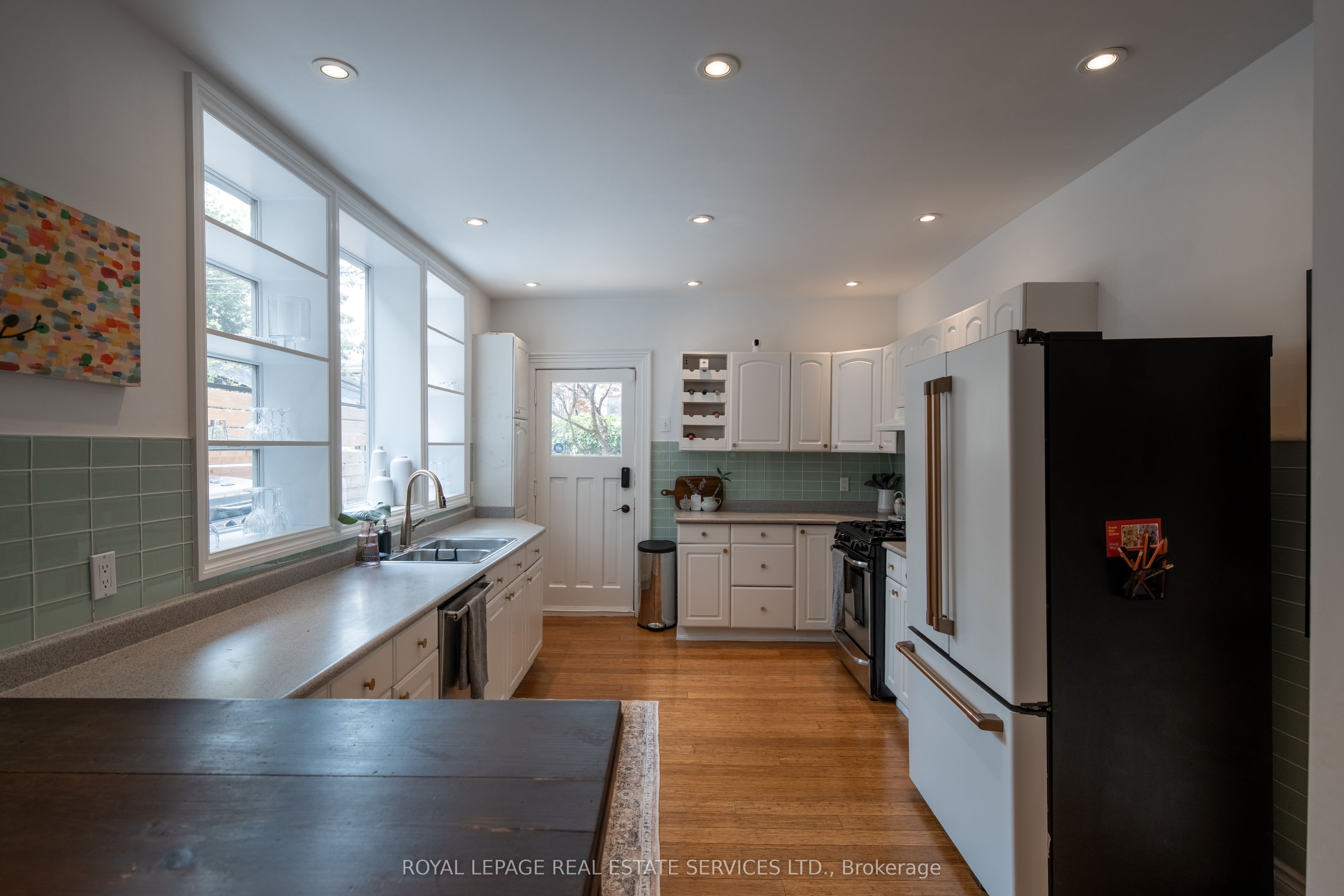 8 Henderson Avenue, Toronto, ON M6J 2B7 photo 5