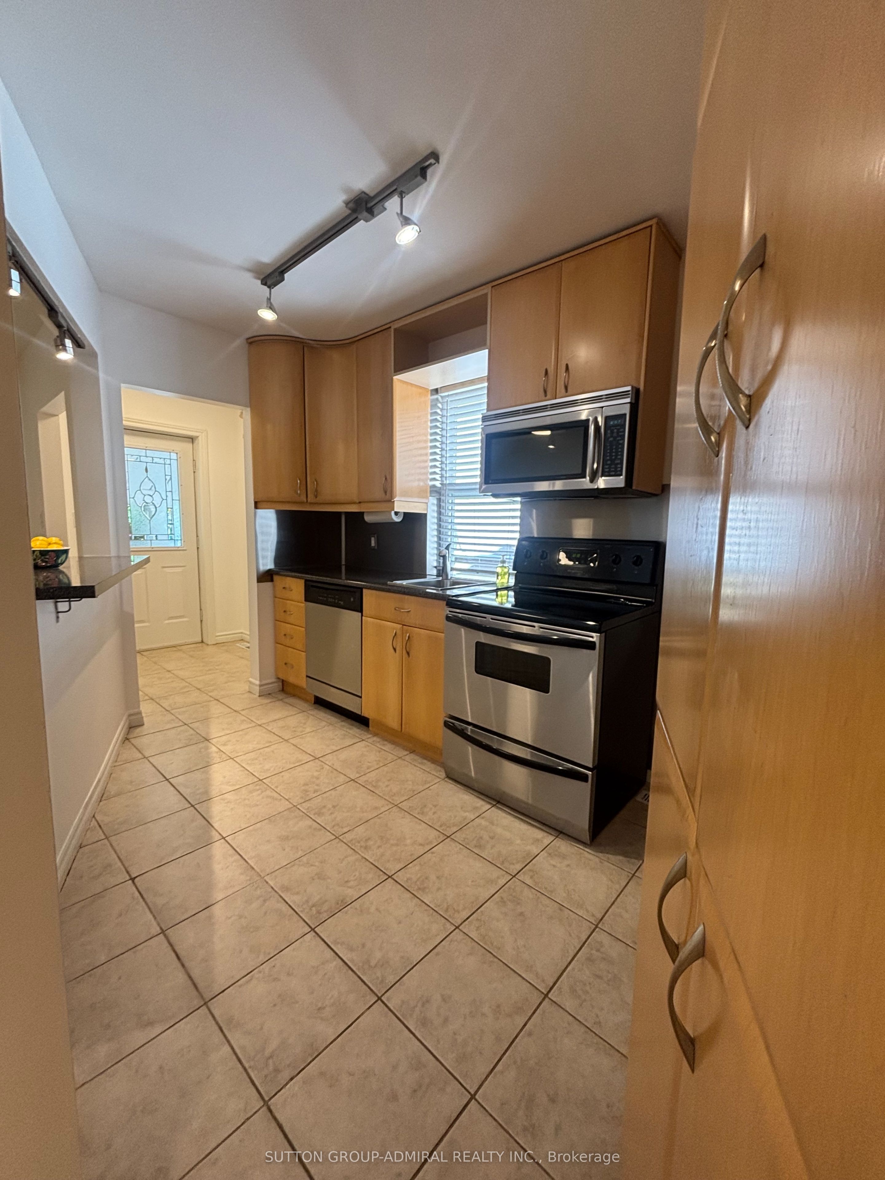 91 Rumsey Road, Toronto, ON M4G 1P1 photo 4