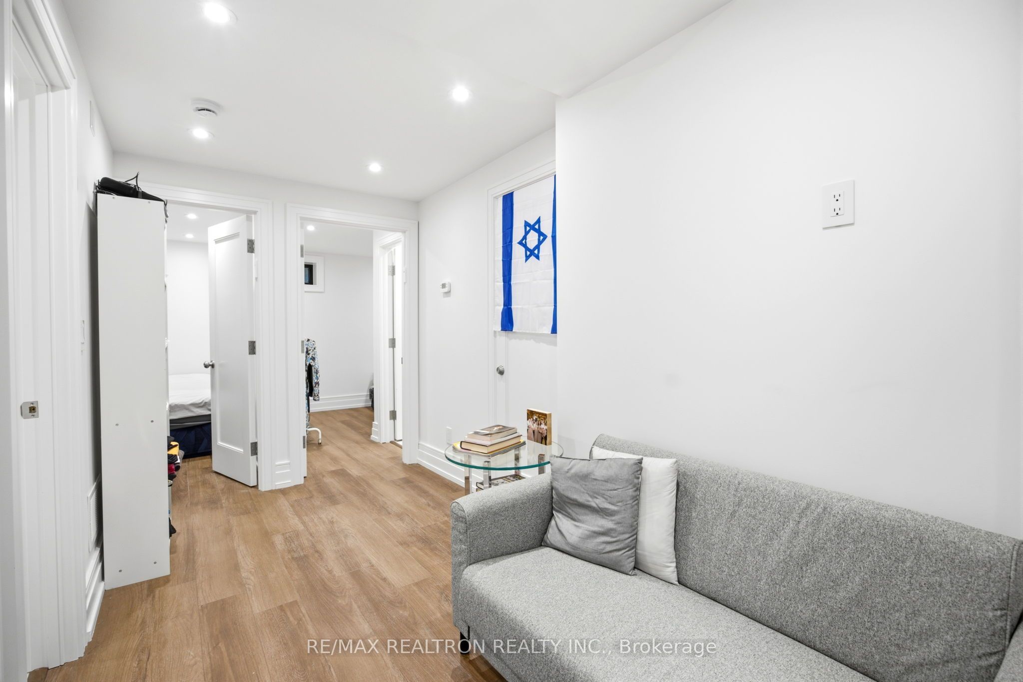 220 Hillhurst Boulevard 2, Toronto, ON M5N 1P4 photo 2
