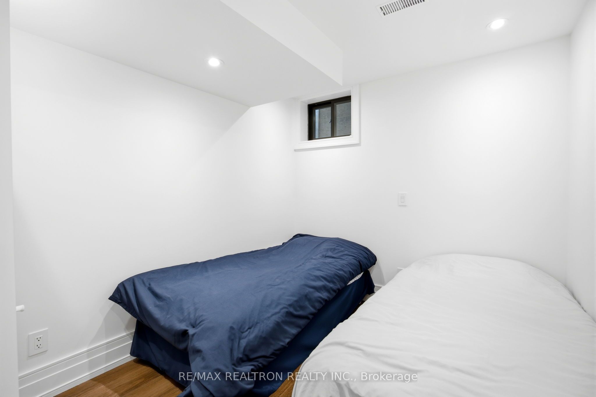 220 Hillhurst Boulevard 2, Toronto, ON M5N 1P4 photo 4