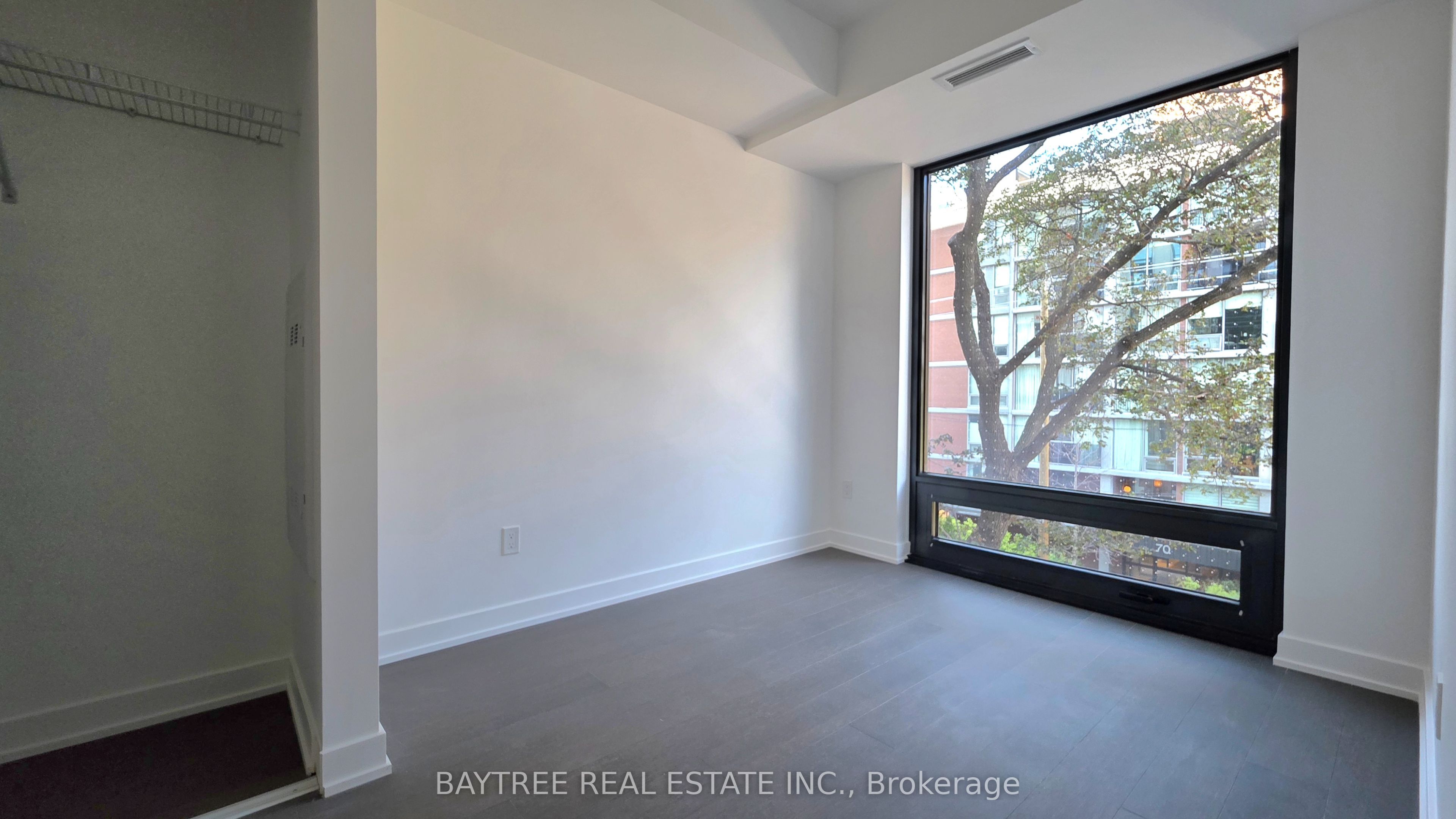 91 Montclair Avenue 525, Toronto, ON M5P 0B1 photo 3