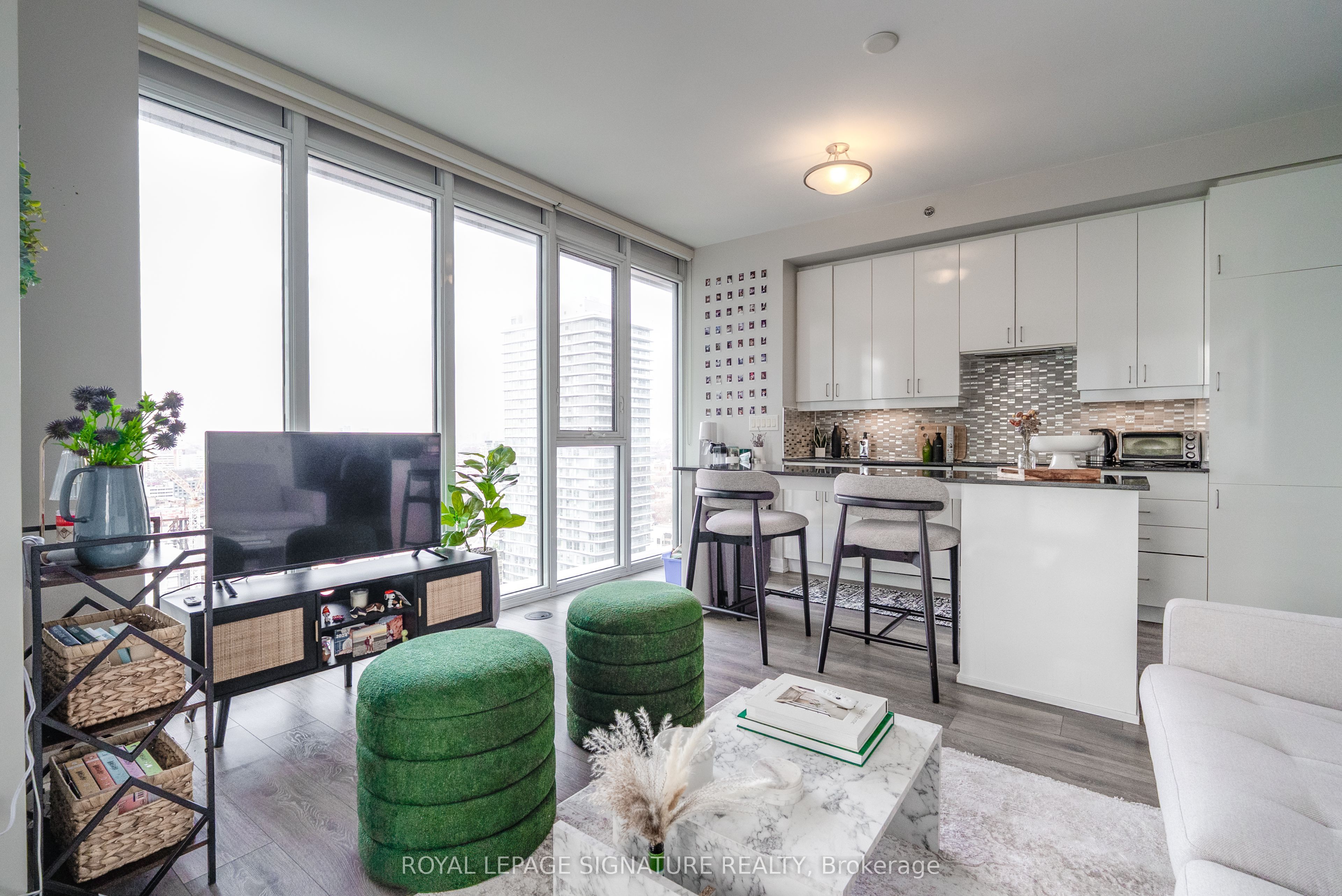 426 University Avenue 2503, Toronto, ON M5G 1S9 photo 3