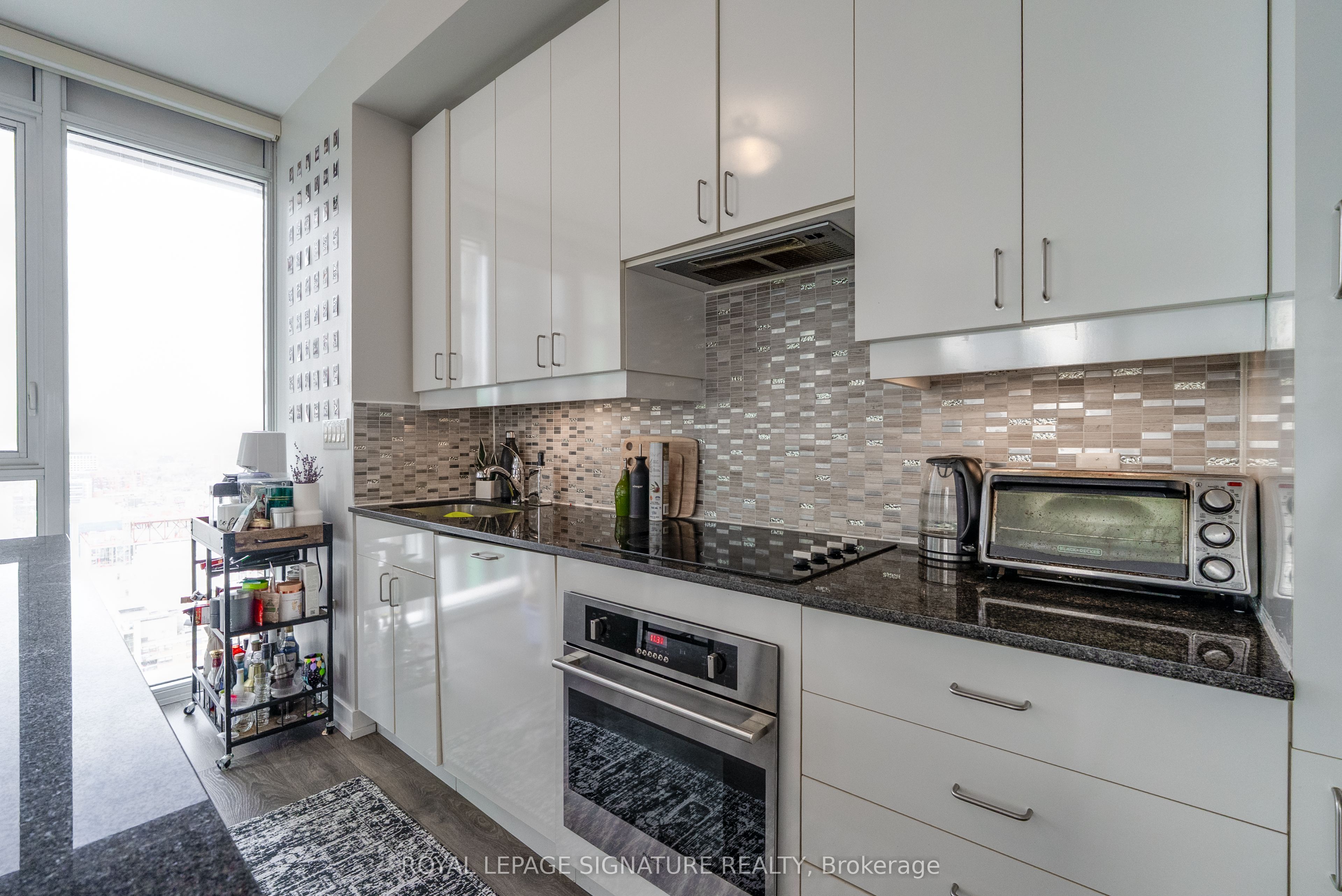 426 University Avenue 2503, Toronto, ON M5G 1S9 photo 5