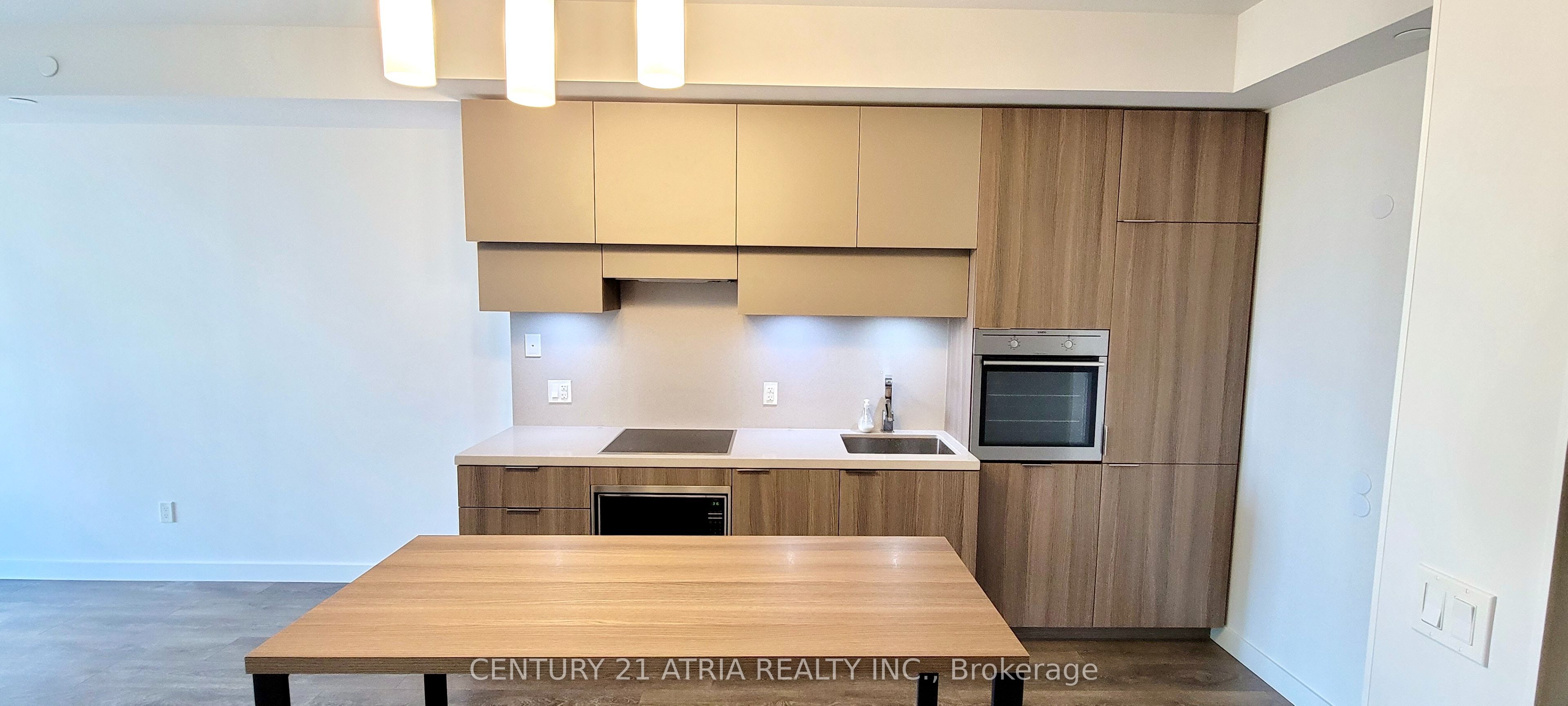 8 Eglinton Avenue E 806, Toronto, ON M4P 0C1