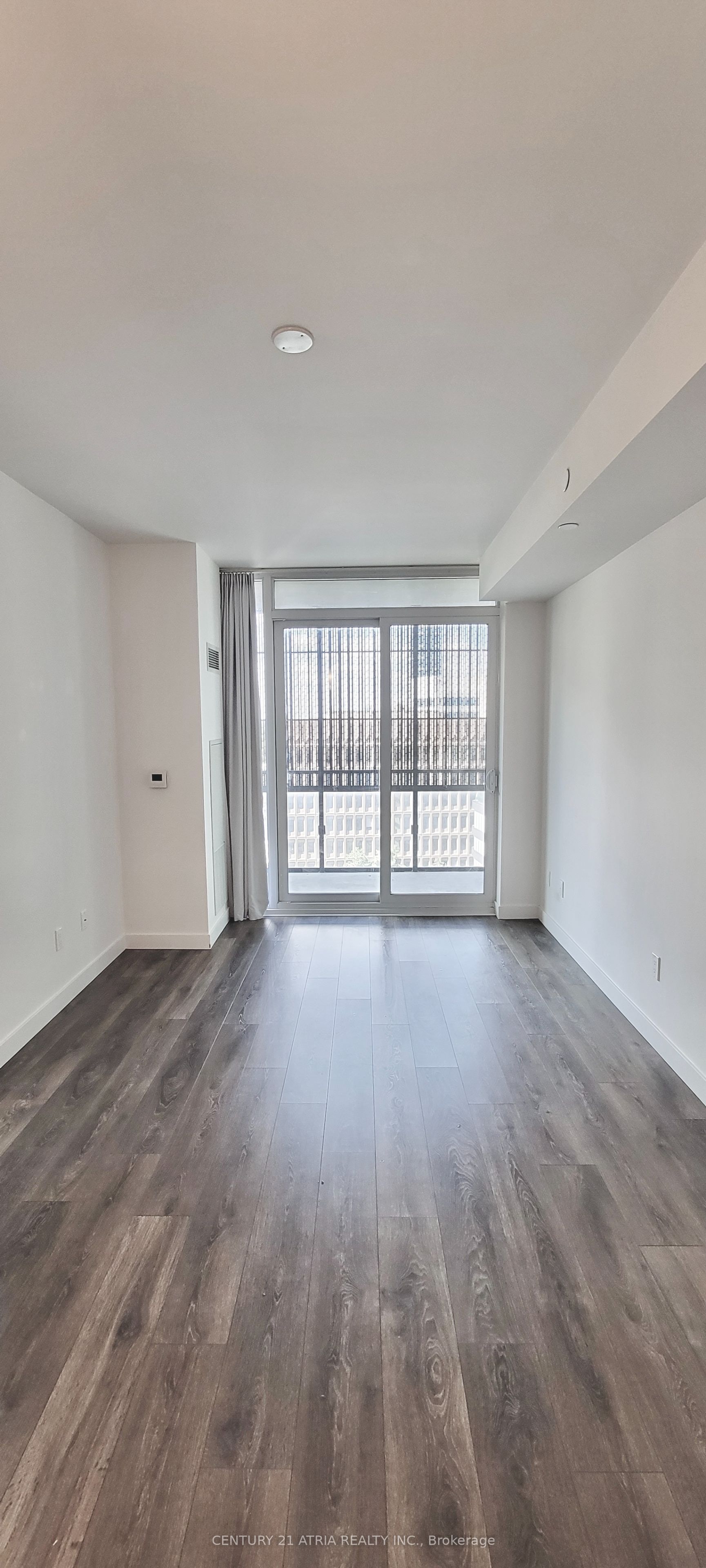 8 Eglinton Avenue E 806, Toronto, ON M4P 0C1 photo 2