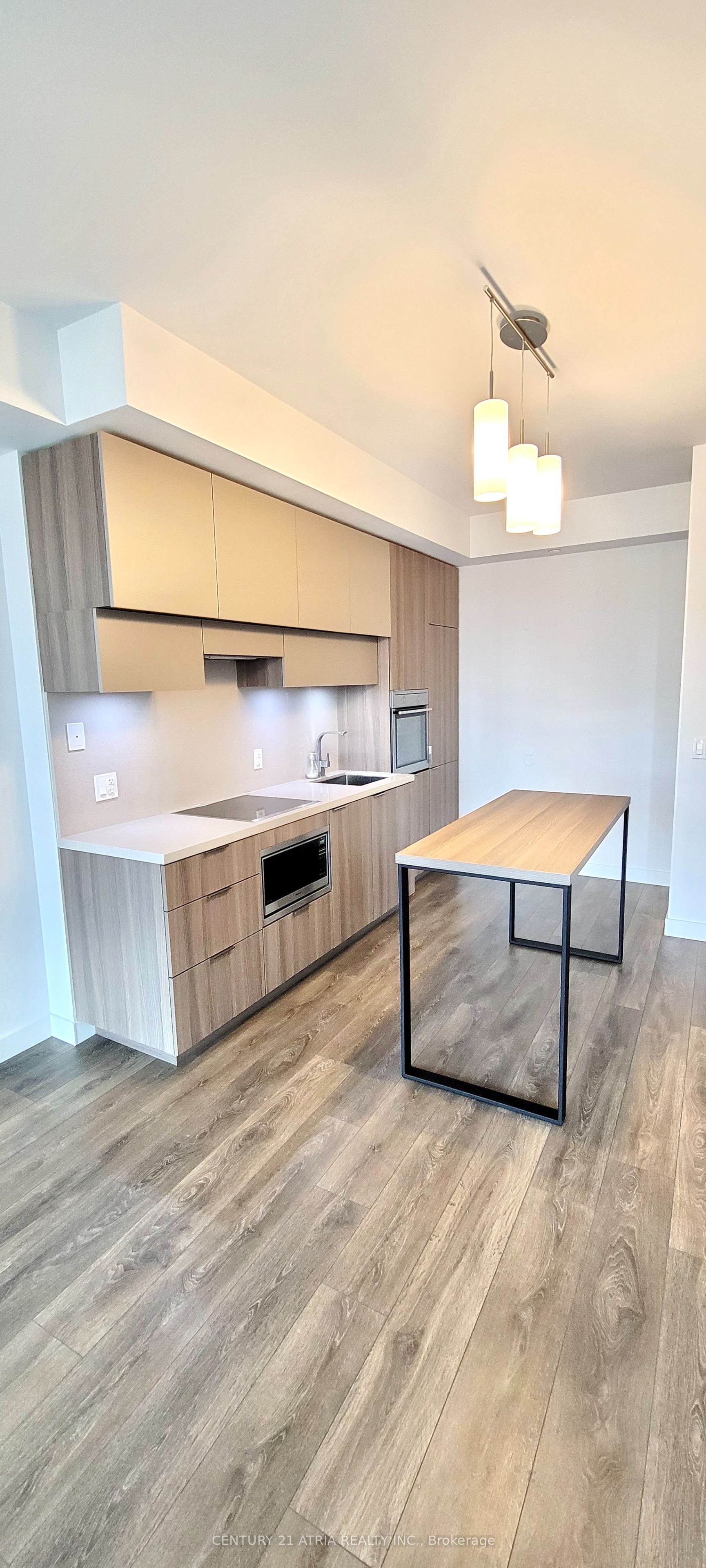 8 Eglinton Avenue E 806, Toronto, ON M4P 0C1 photo 3
